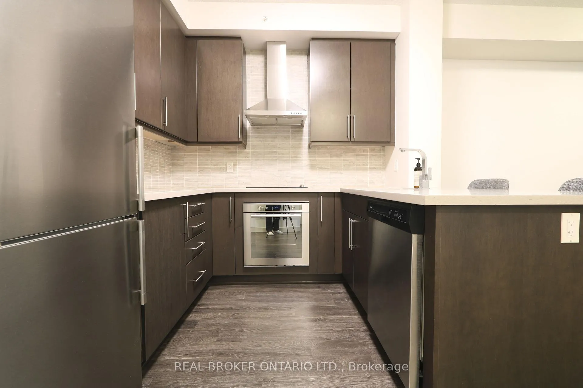 Photo 7 of Unit 1006, 2093 Fairview Street, Burlington, Freeman — HOMEH
