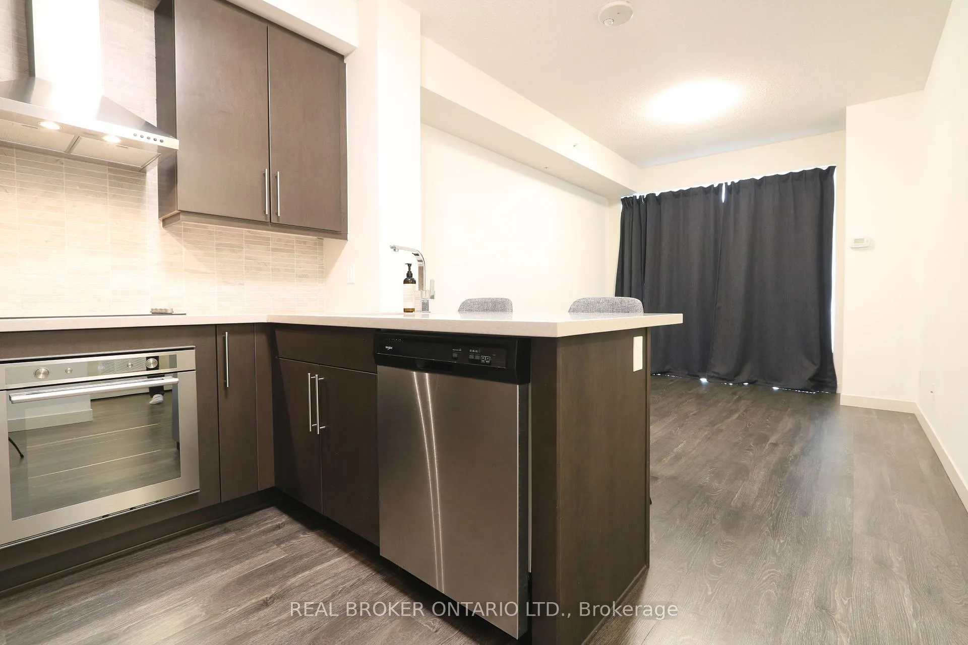 Photo 11 of Unit 1006, 2093 Fairview Street, Burlington, Freeman — HOMEH