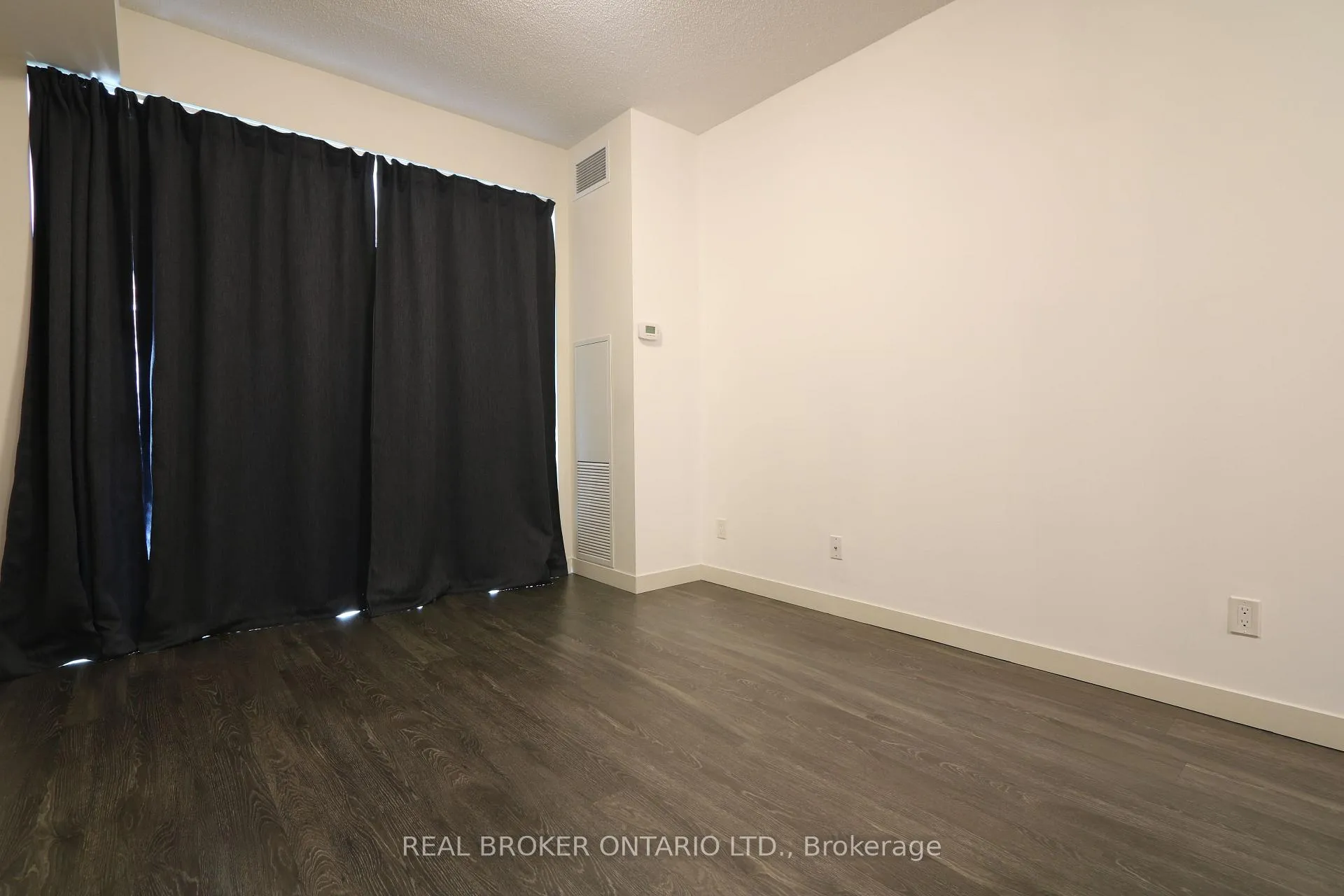 Photo 13 of Unit 1006, 2093 Fairview Street, Burlington, Freeman — HOMEH