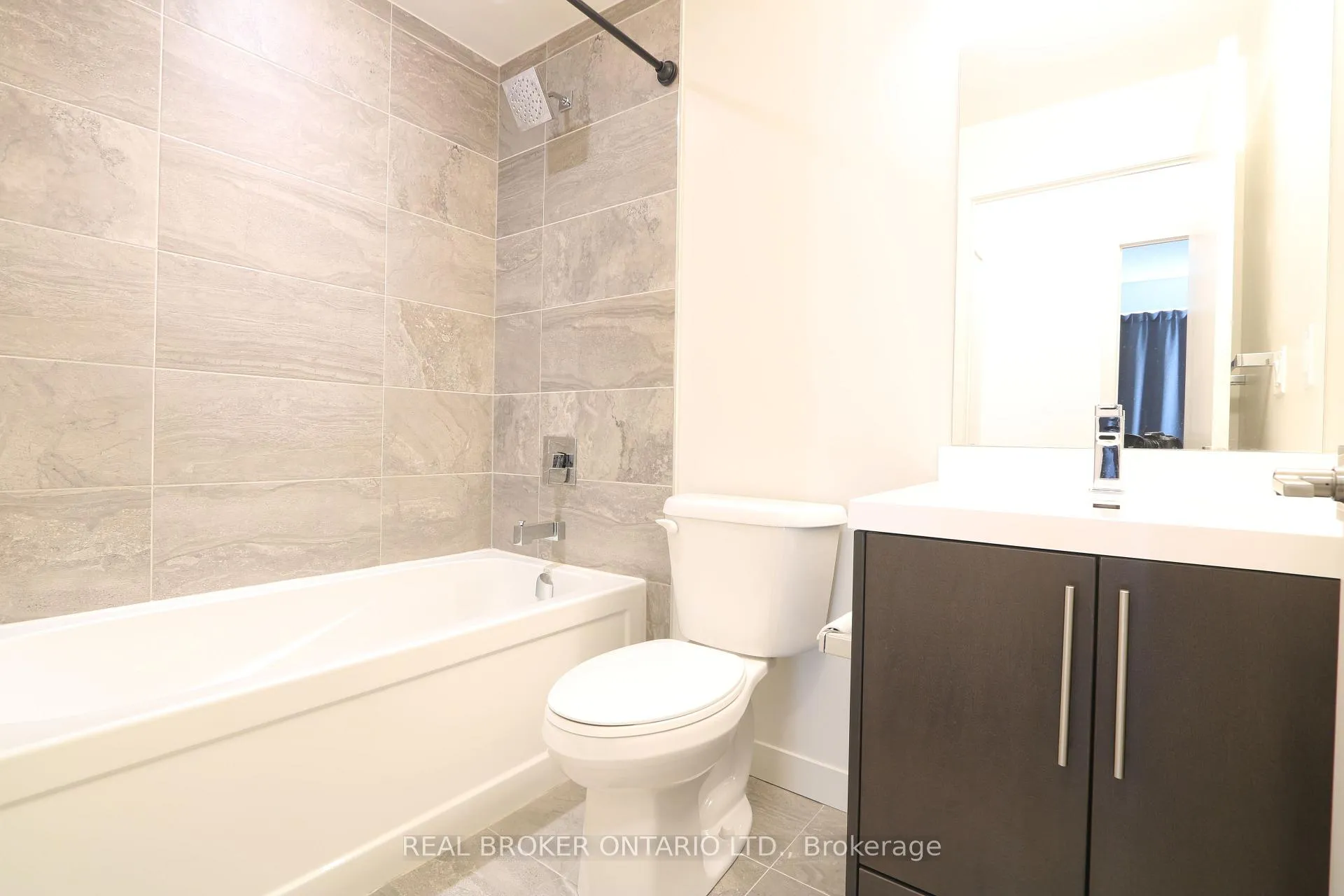Photo 15 of Unit 1006, 2093 Fairview Street, Burlington, Freeman — HOMEH