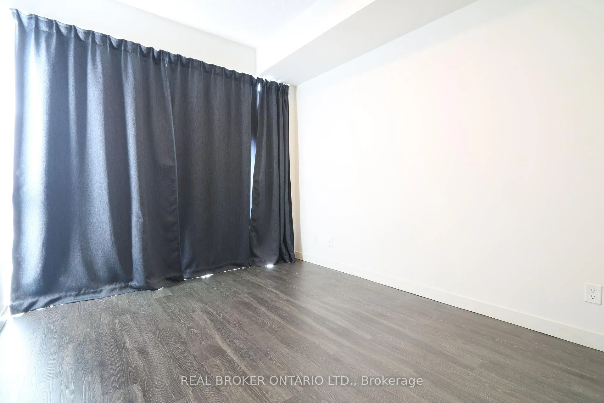 Photo 17 of Unit 1006, 2093 Fairview Street, Burlington, Freeman — HOMEH