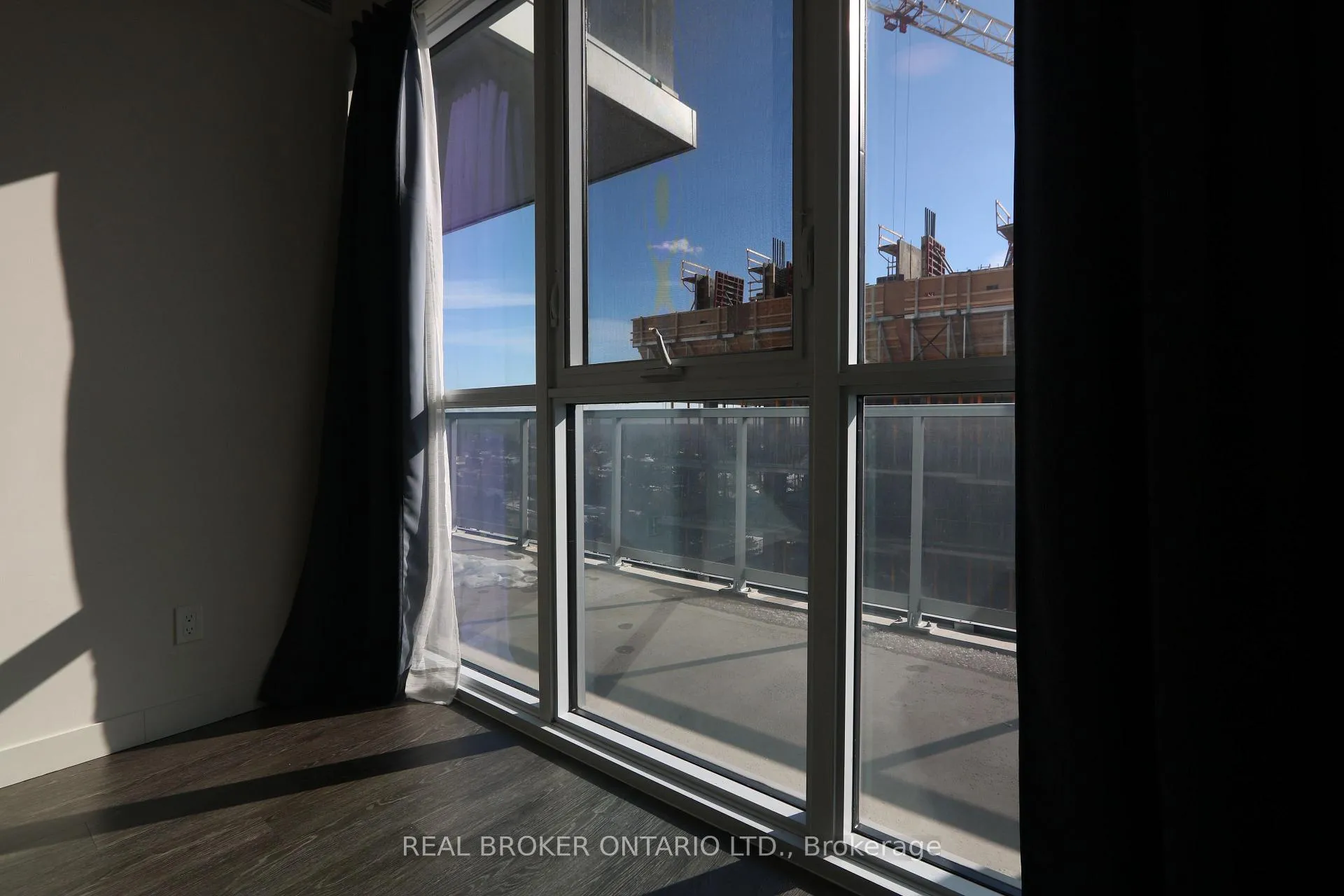 Photo 23 of Unit 1006, 2093 Fairview Street, Burlington, Freeman — HOMEH
