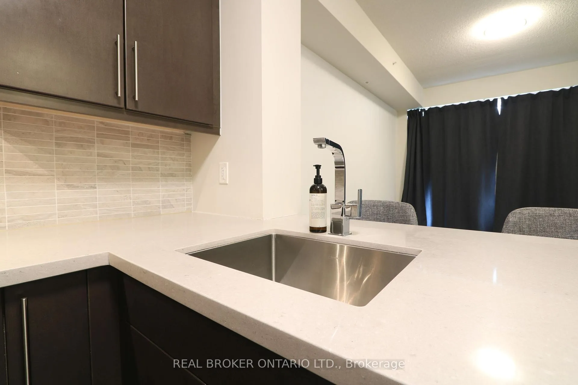 Photo 24 of Unit 1006, 2093 Fairview Street, Burlington, Freeman — HOMEH