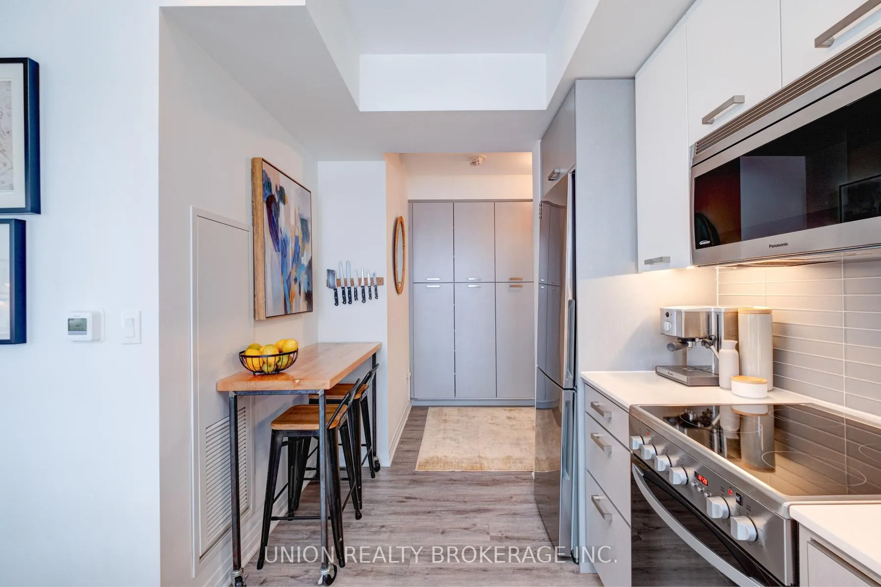 Photo 4 of Unit 504, 2301 Danforth Avenue, Toronto, East End-Danforth — HOMEH