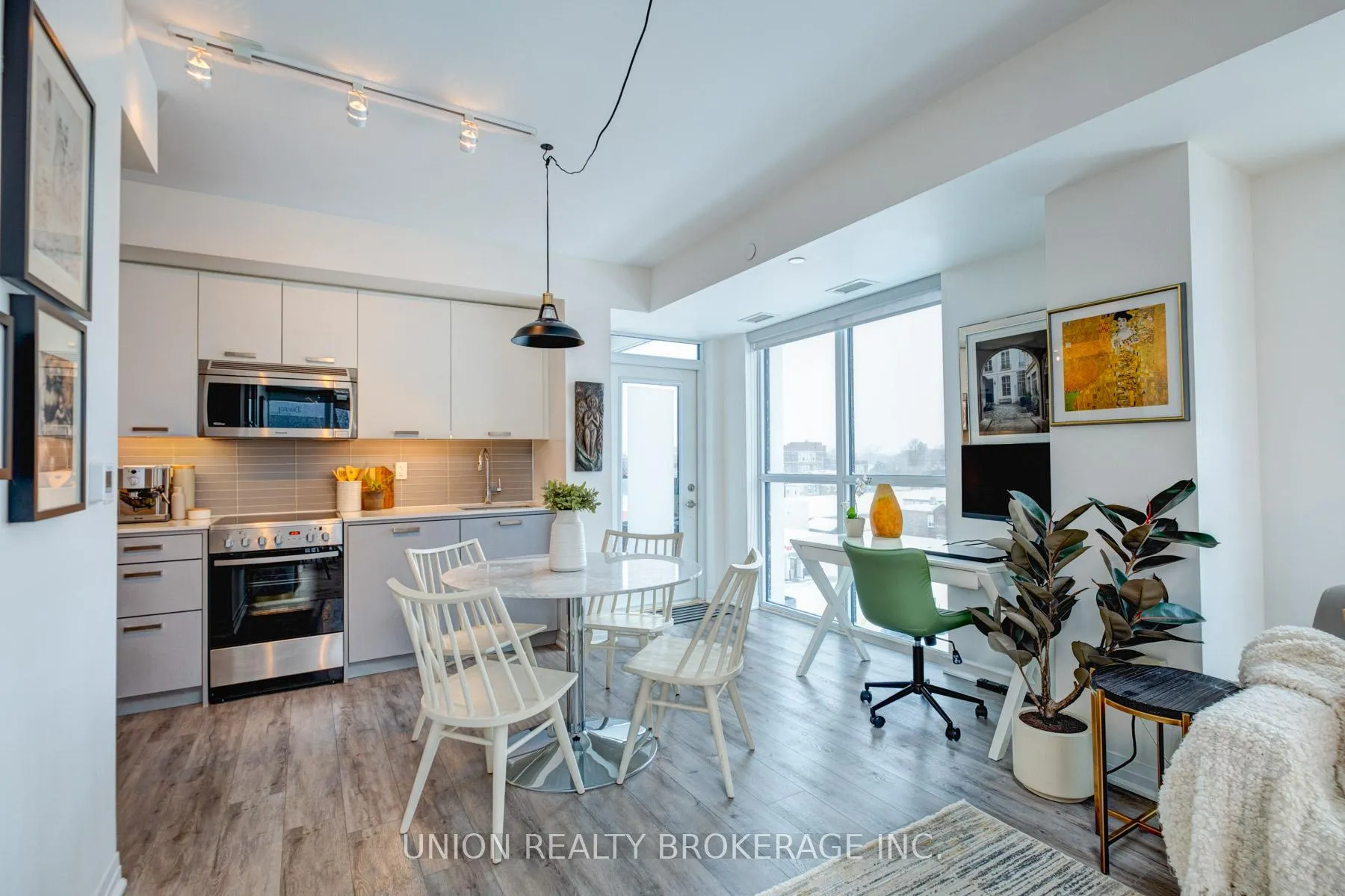 Photo 6 of Unit 504, 2301 Danforth Avenue, Toronto, East End-Danforth — HOMEH