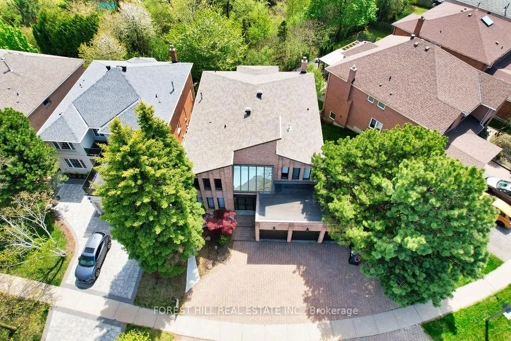 Photo 2 of 211 Franklin Avenue, Vaughan, Crestwood-Springfarm-Yorkhill — HOMEH