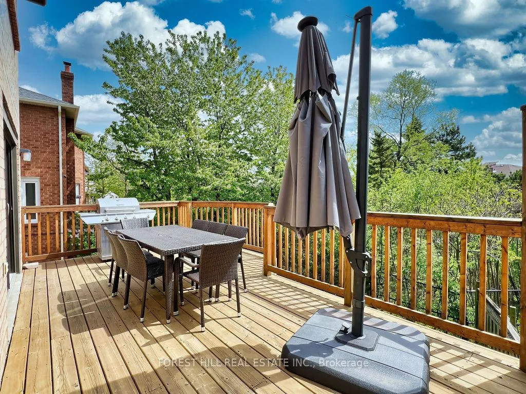 Photo 3 of 211 Franklin Avenue, Vaughan, Crestwood-Springfarm-Yorkhill — HOMEH