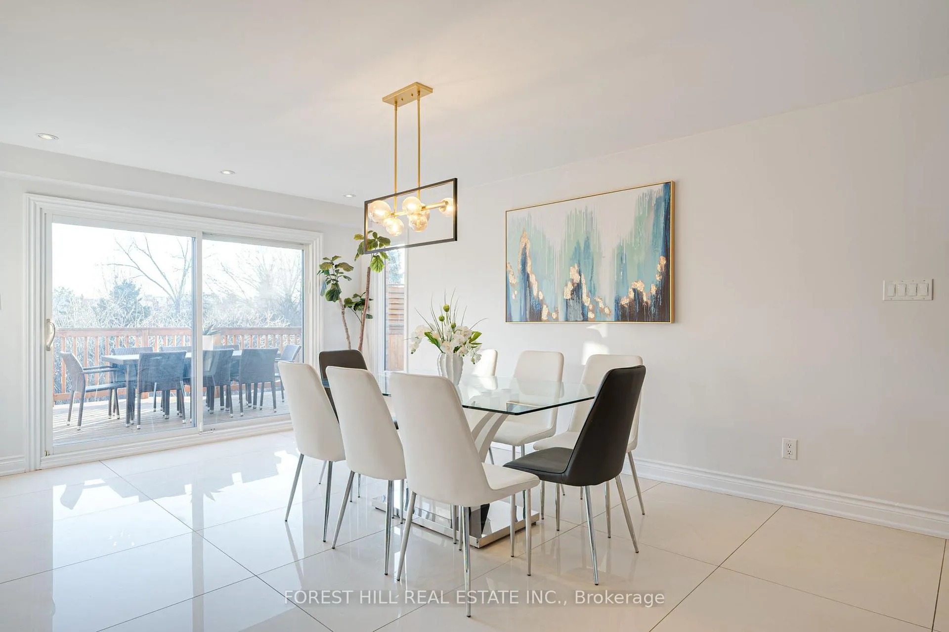 Photo 6 of 211 Franklin Avenue, Vaughan, Crestwood-Springfarm-Yorkhill — HOMEH