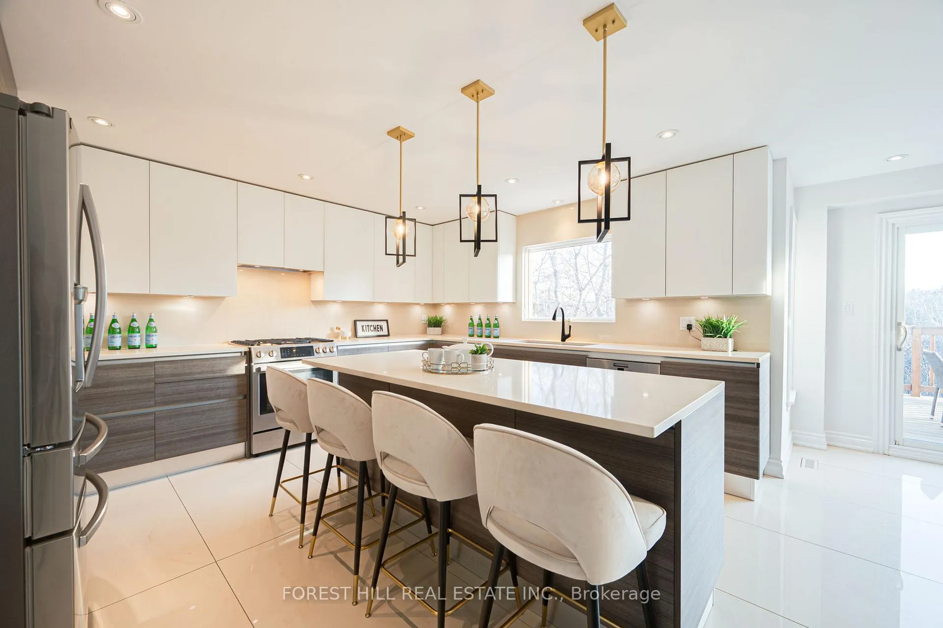 Photo 7 of 211 Franklin Avenue, Vaughan, Crestwood-Springfarm-Yorkhill — HOMEH