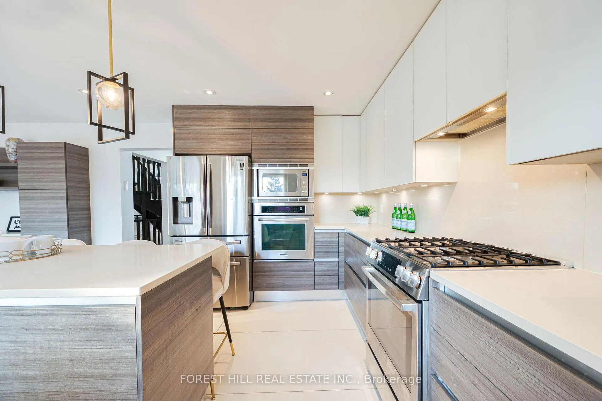 Photo 8 of 211 Franklin Avenue, Vaughan, Crestwood-Springfarm-Yorkhill — HOMEH