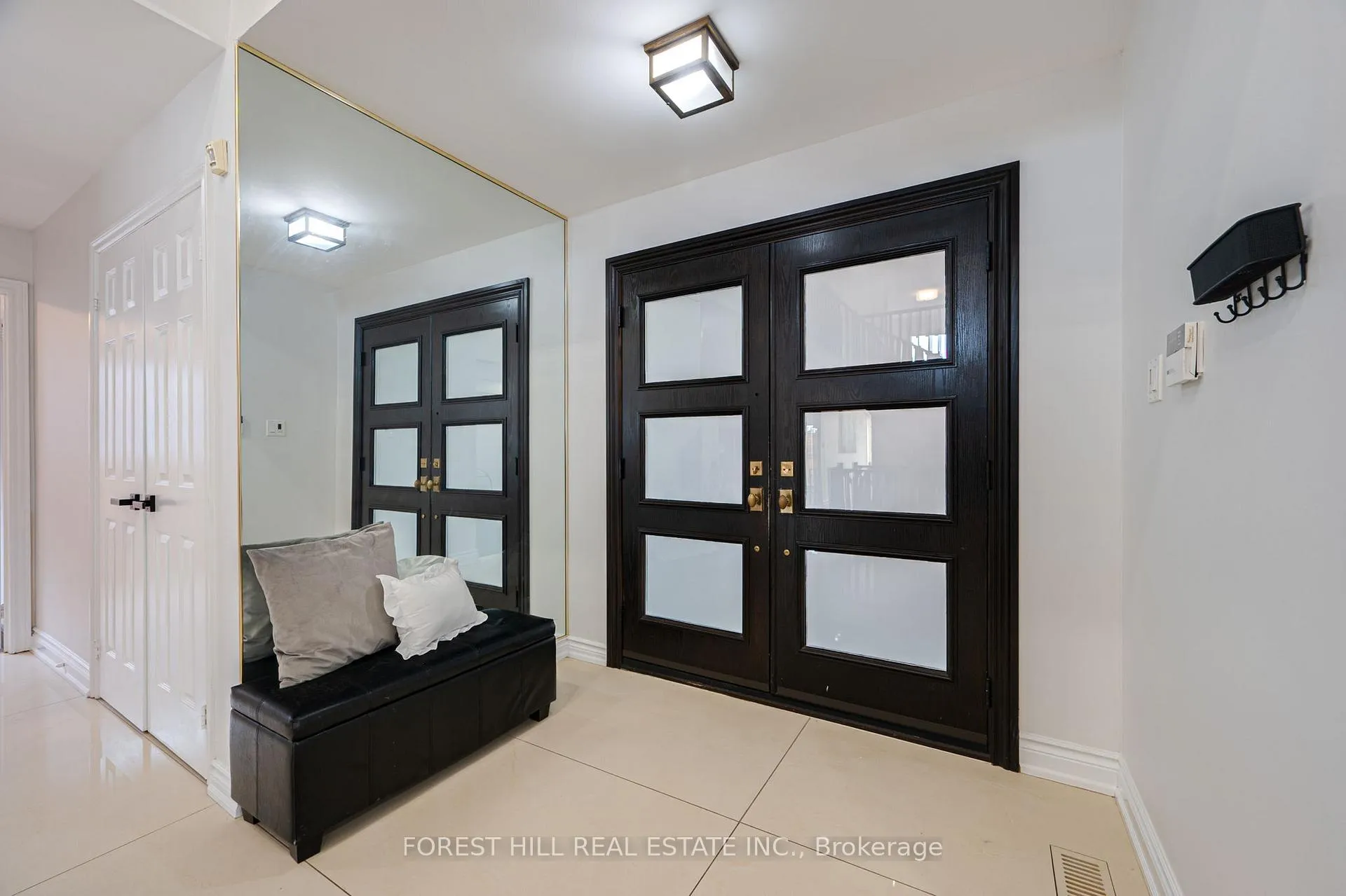 Photo 21 of 211 Franklin Avenue, Vaughan, Crestwood-Springfarm-Yorkhill — HOMEH