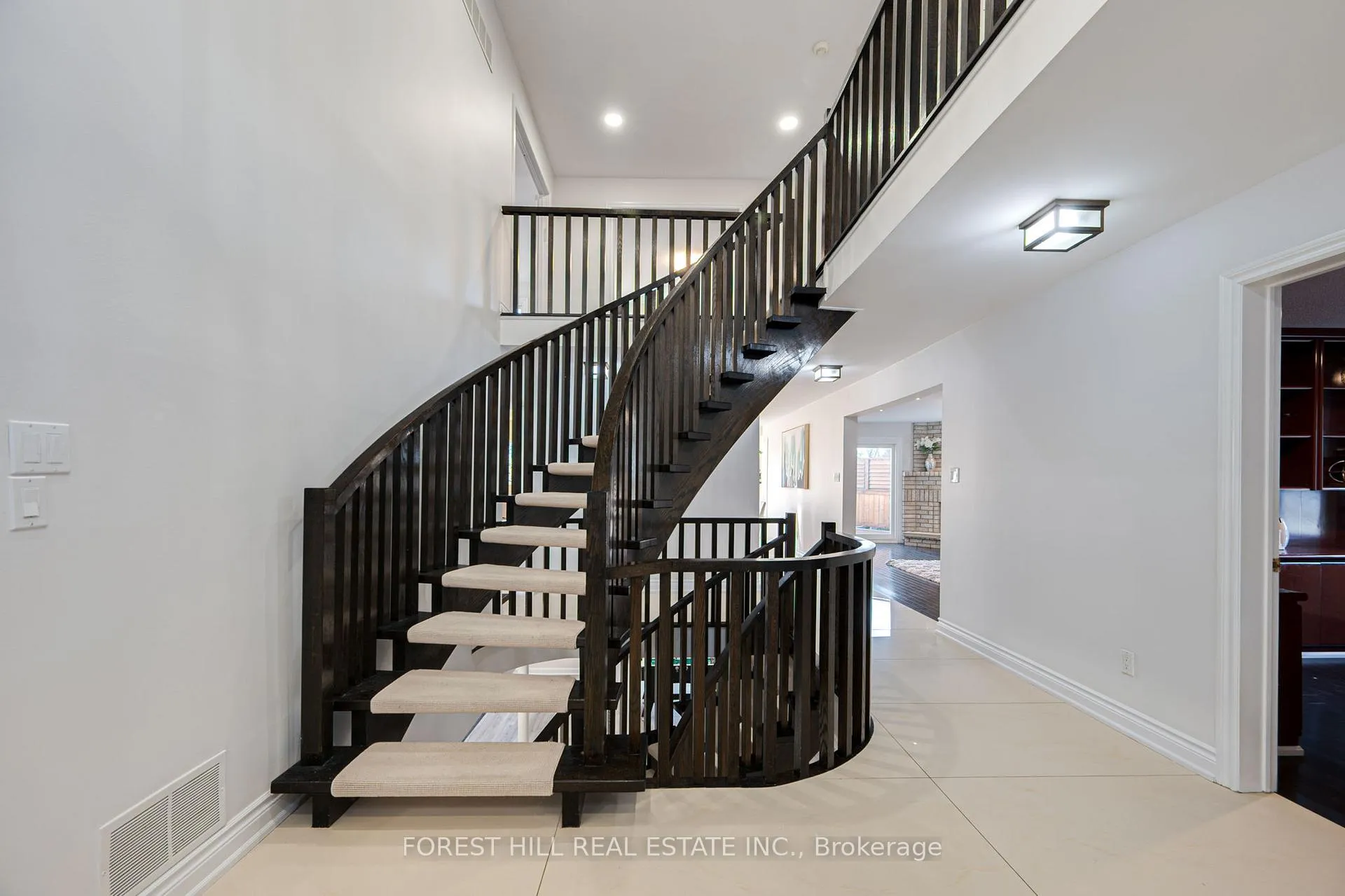 Photo 22 of 211 Franklin Avenue, Vaughan, Crestwood-Springfarm-Yorkhill — HOMEH