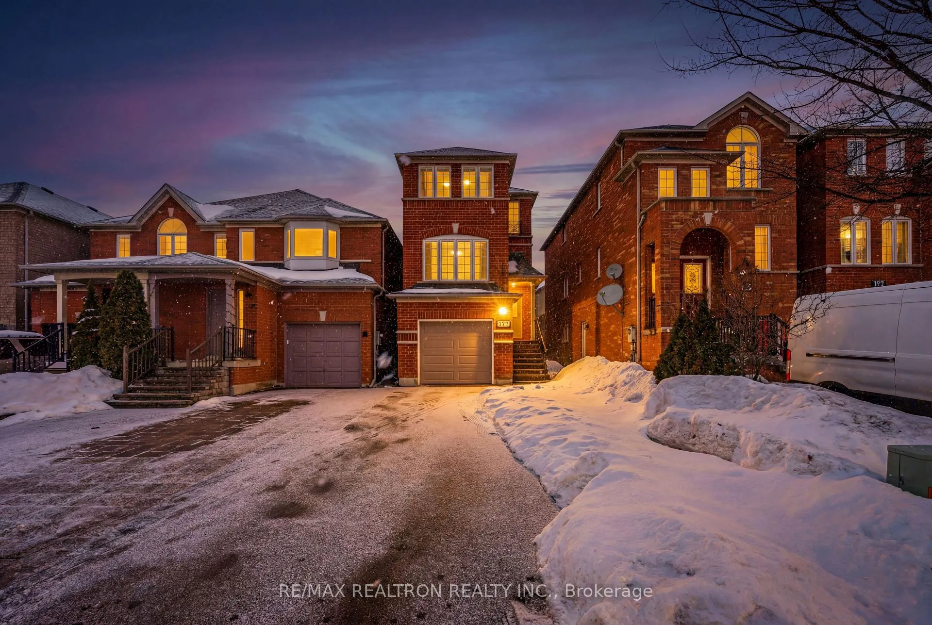 Photo 2 of 177 Sassafras Circle, Vaughan, Patterson — HOMEH