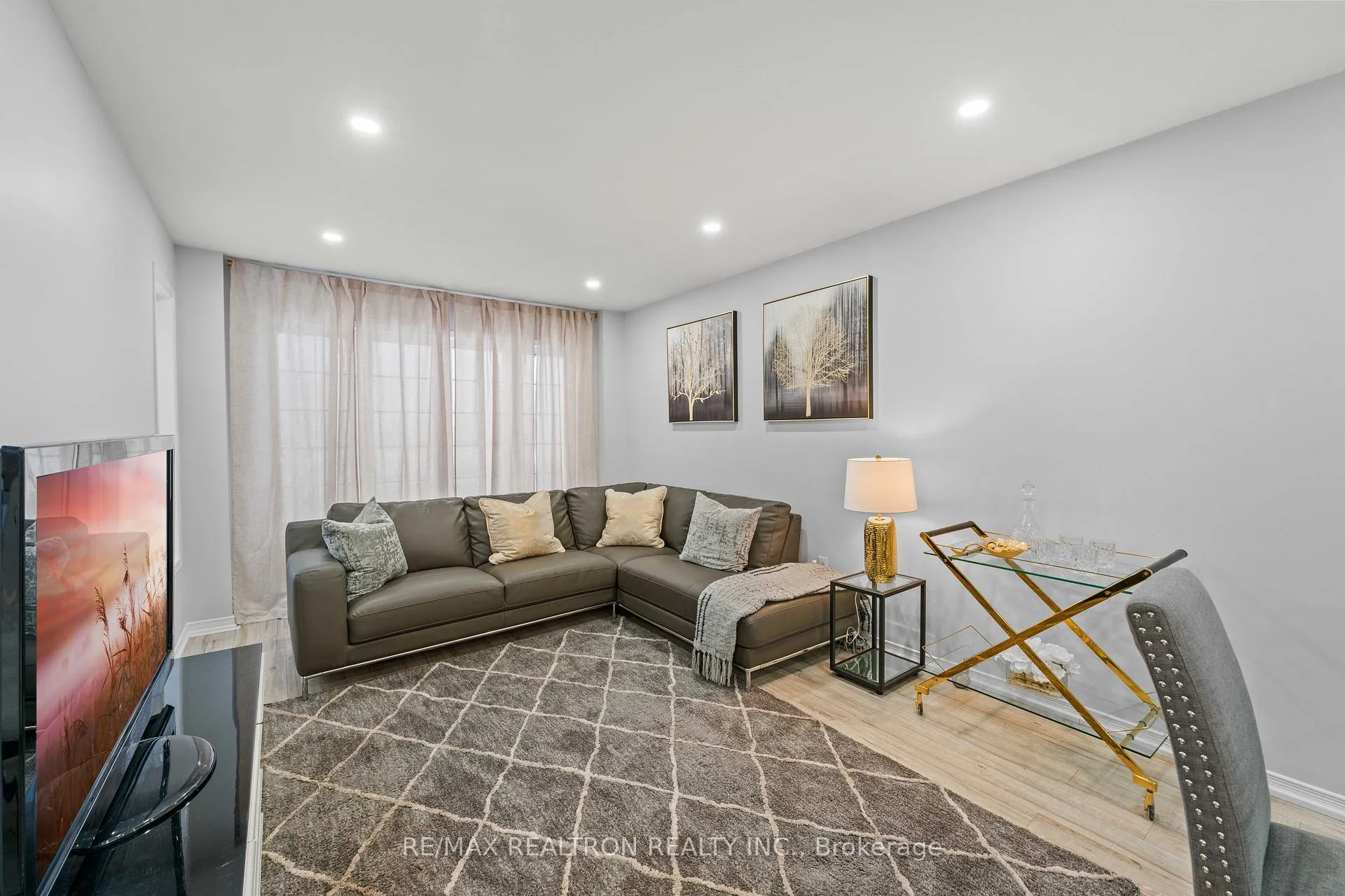 Photo 6 of 177 Sassafras Circle, Vaughan, Patterson — HOMEH