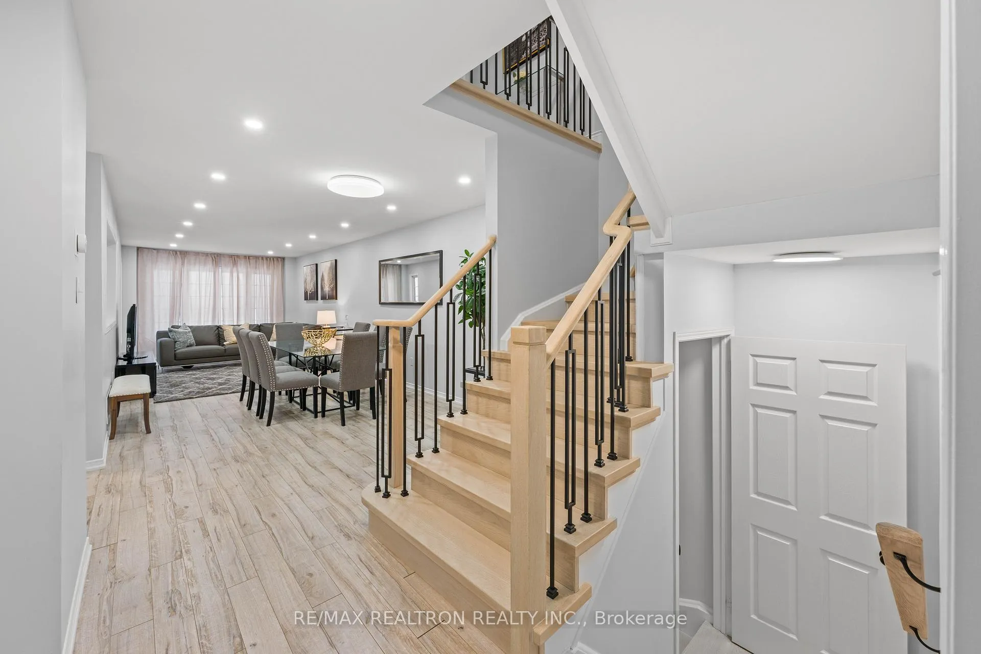 Photo 12 of 177 Sassafras Circle, Vaughan, Patterson — HOMEH
