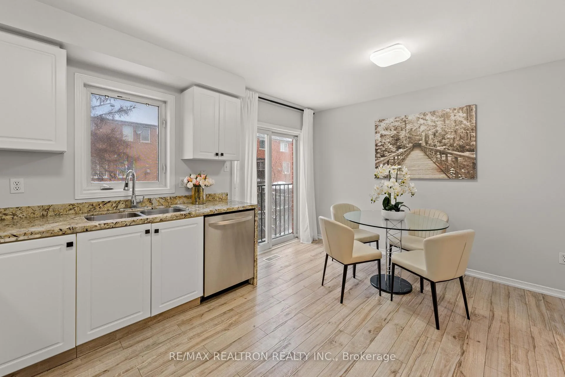 Photo 15 of 177 Sassafras Circle, Vaughan, Patterson — HOMEH