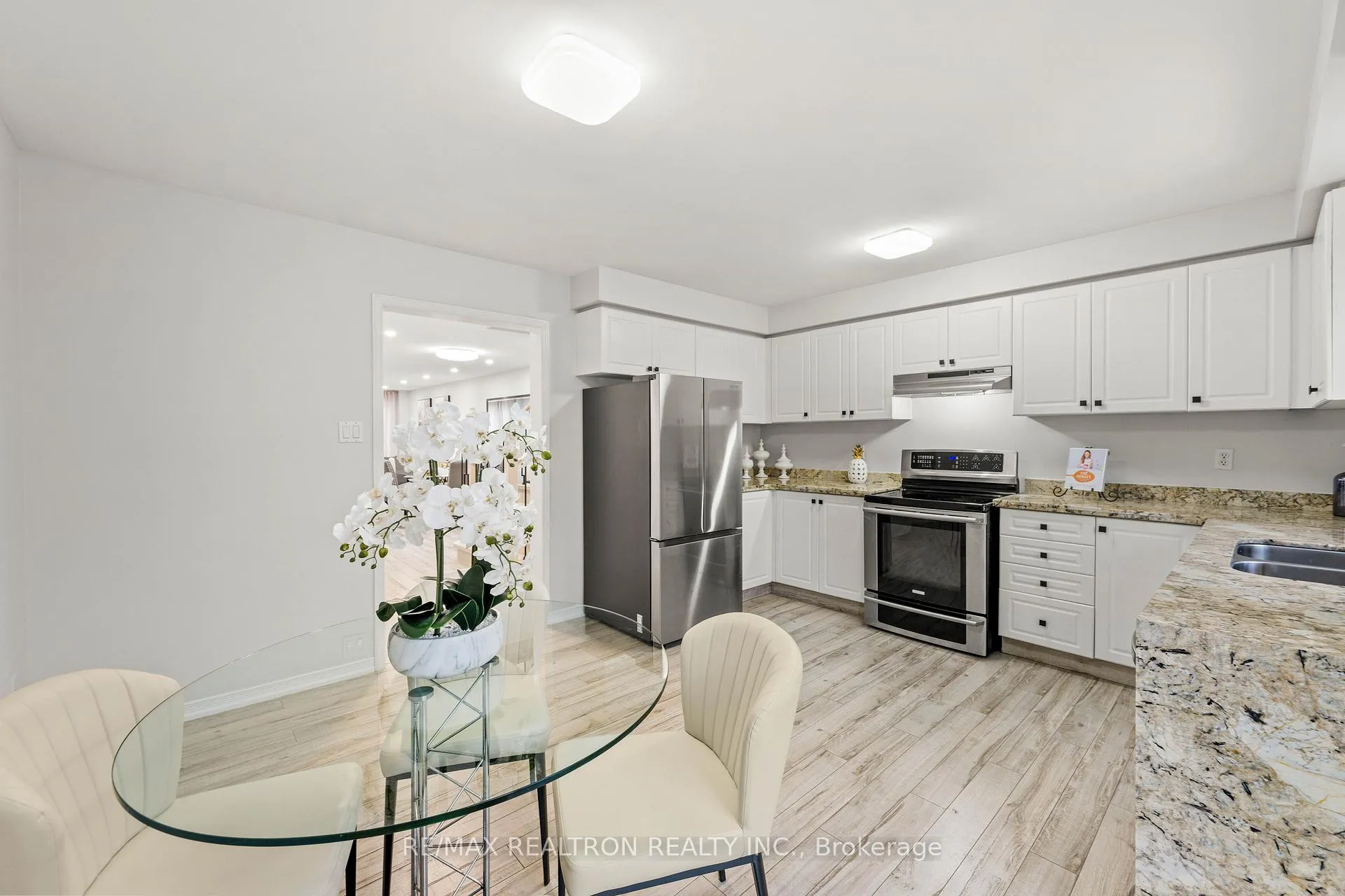 Photo 18 of 177 Sassafras Circle, Vaughan, Patterson — HOMEH