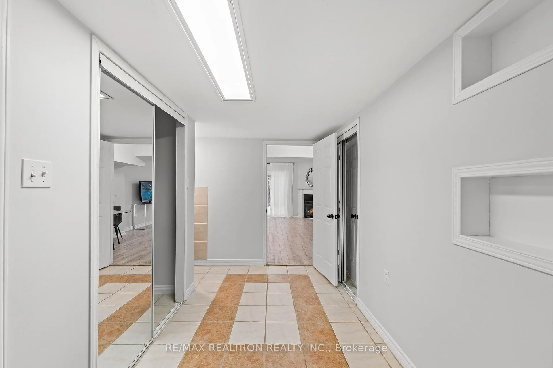 Photo 36 of 177 Sassafras Circle, Vaughan, Patterson — HOMEH