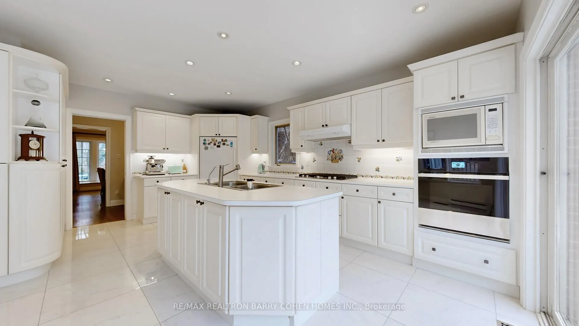 Photo 5 of 156 Cortleigh Boulevard, Toronto, Lawrence Park South — HOMEH
