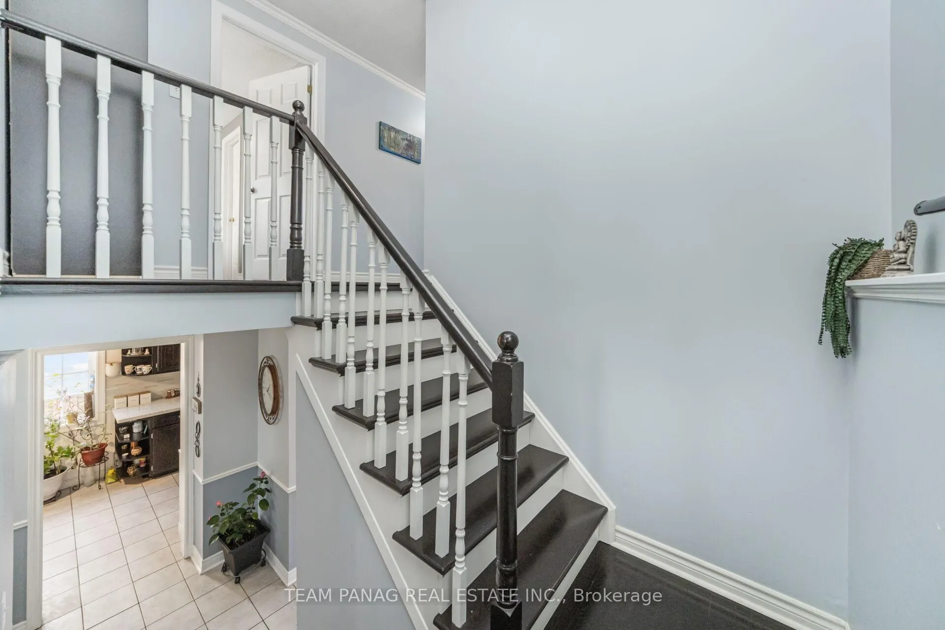 Photo 18 of 6 Howard Court, Brampton, Heart Lake West — HOMEH