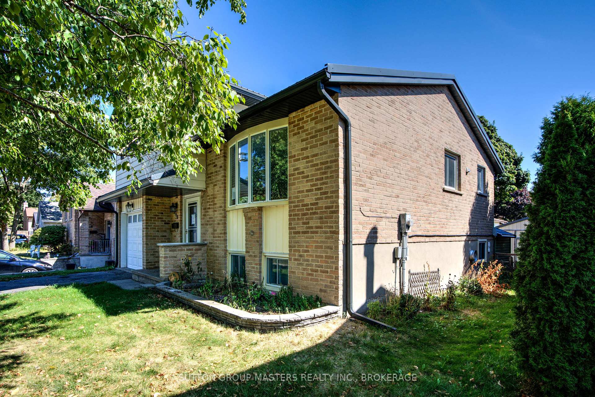 Photo 3 of 846 Sandringham Place, Kingston, North of Taylor-Kidd Blvd — HOMEH