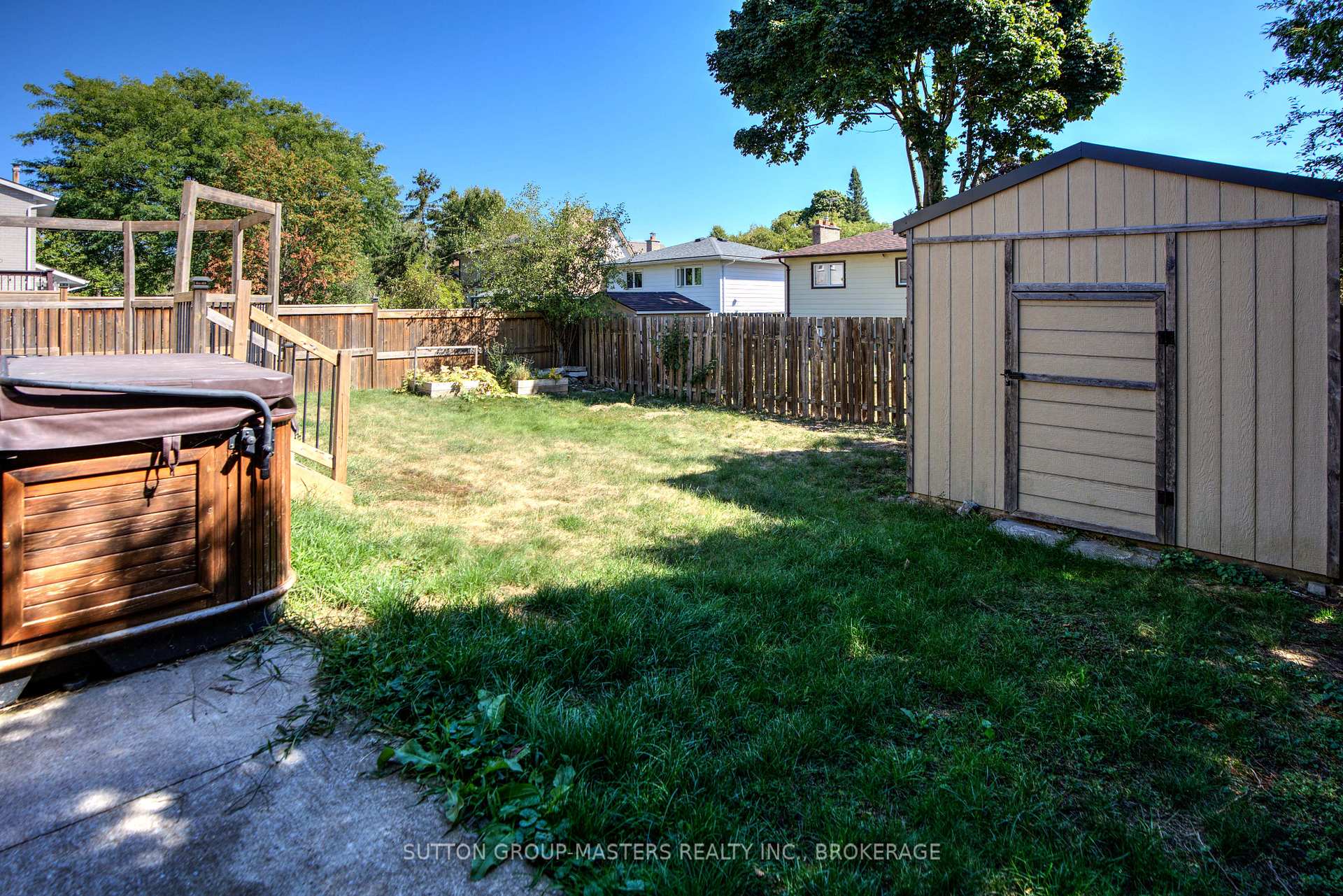 Photo 5 of 846 Sandringham Place, Kingston, North of Taylor-Kidd Blvd — HOMEH