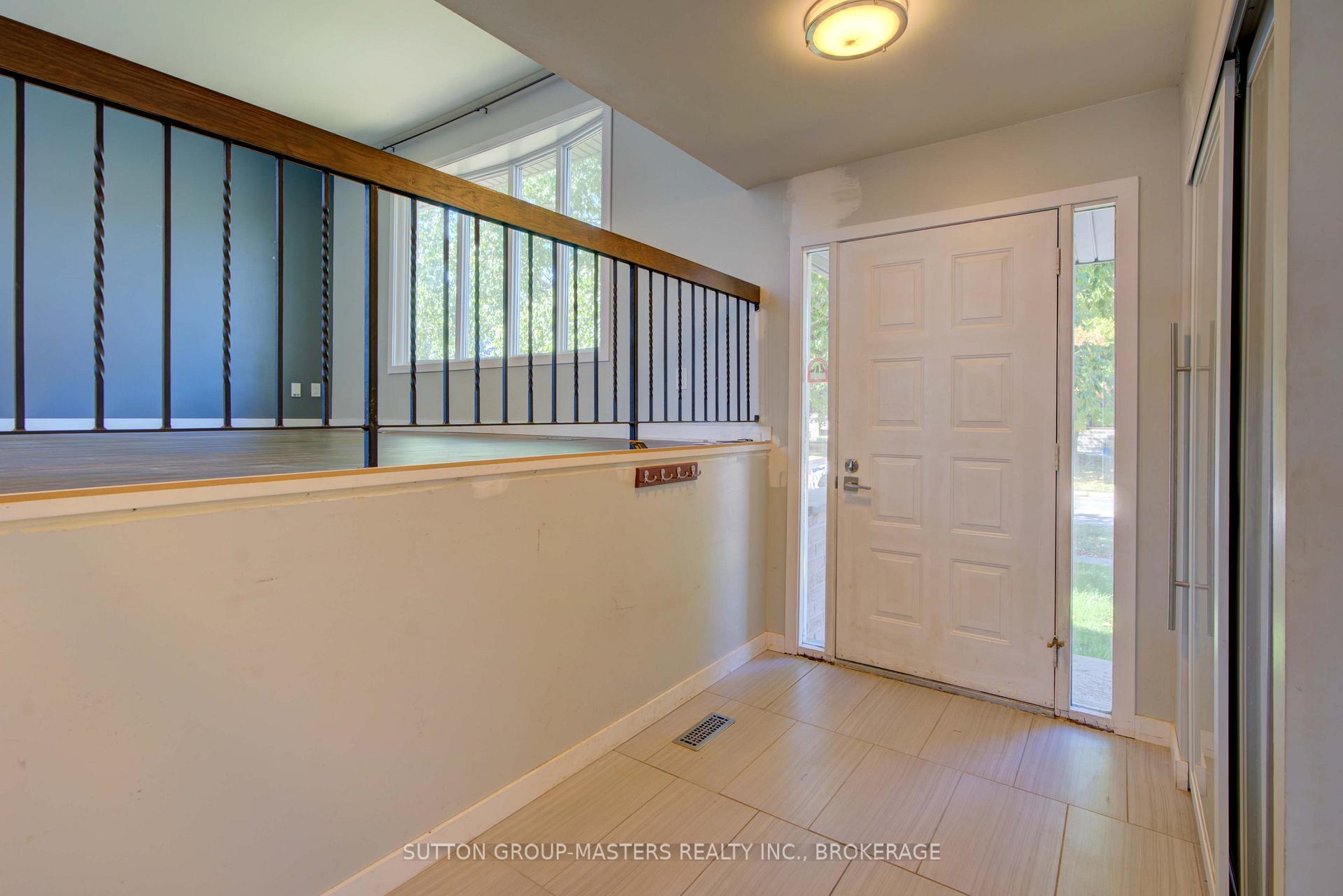 Photo 16 of 846 Sandringham Place, Kingston, North of Taylor-Kidd Blvd — HOMEH