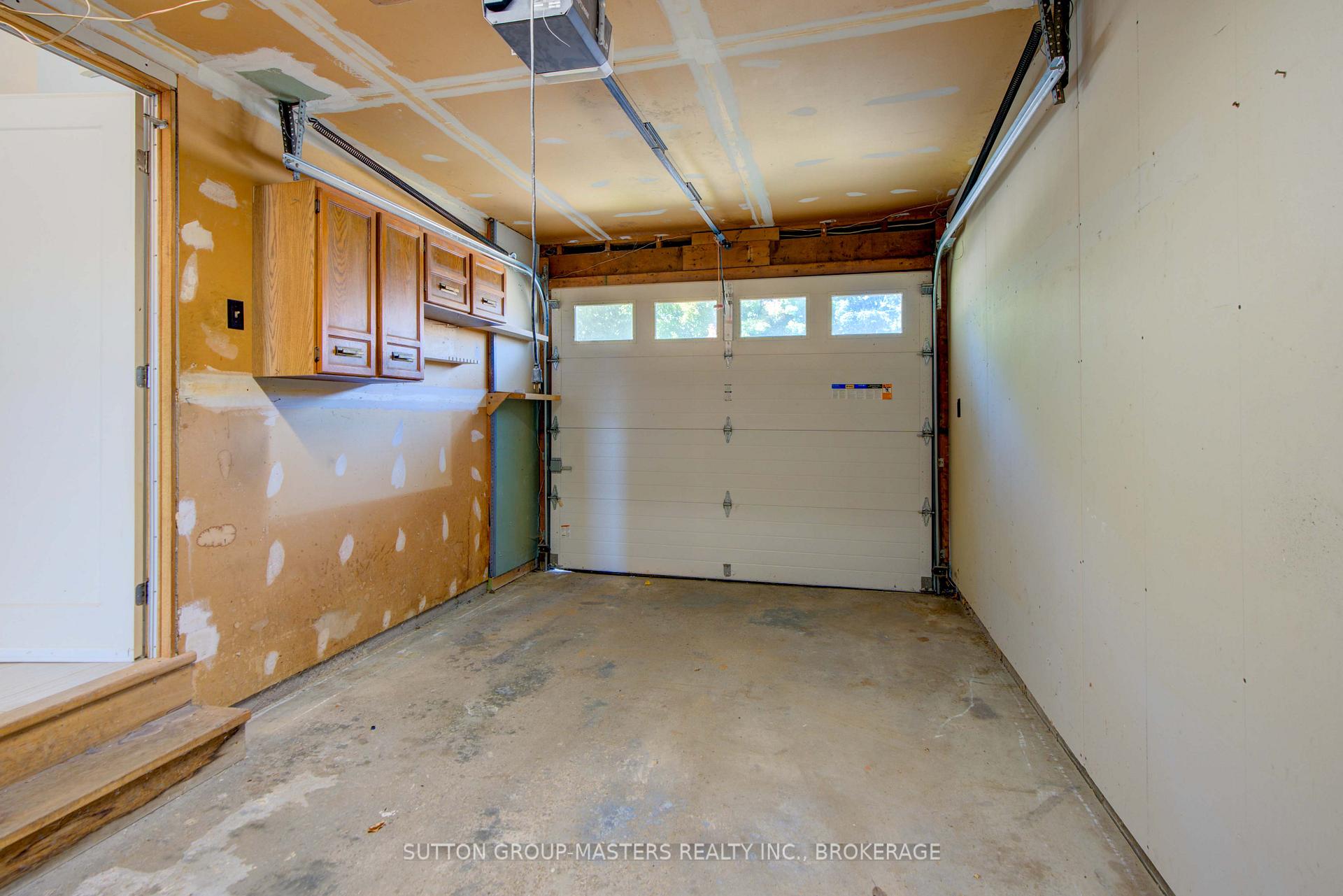 Photo 45 of 846 Sandringham Place, Kingston, North of Taylor-Kidd Blvd — HOMEH