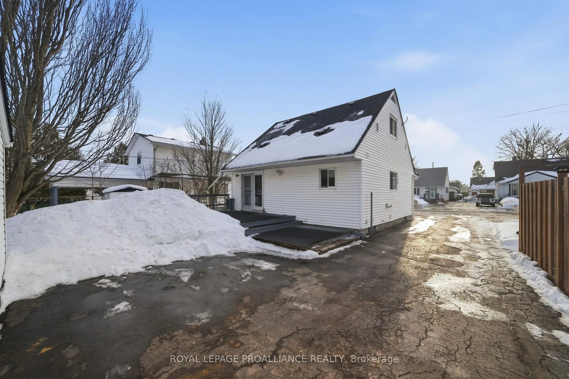 Photo 2 of 5 Sixth Street, Belleville, Belleville Ward — HOMEH