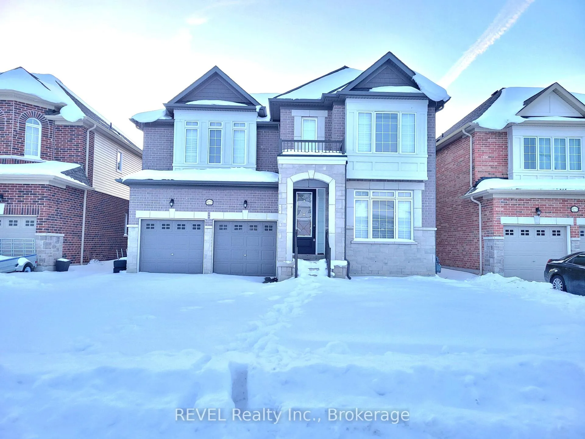 Front of 9275 White Oak Avenue