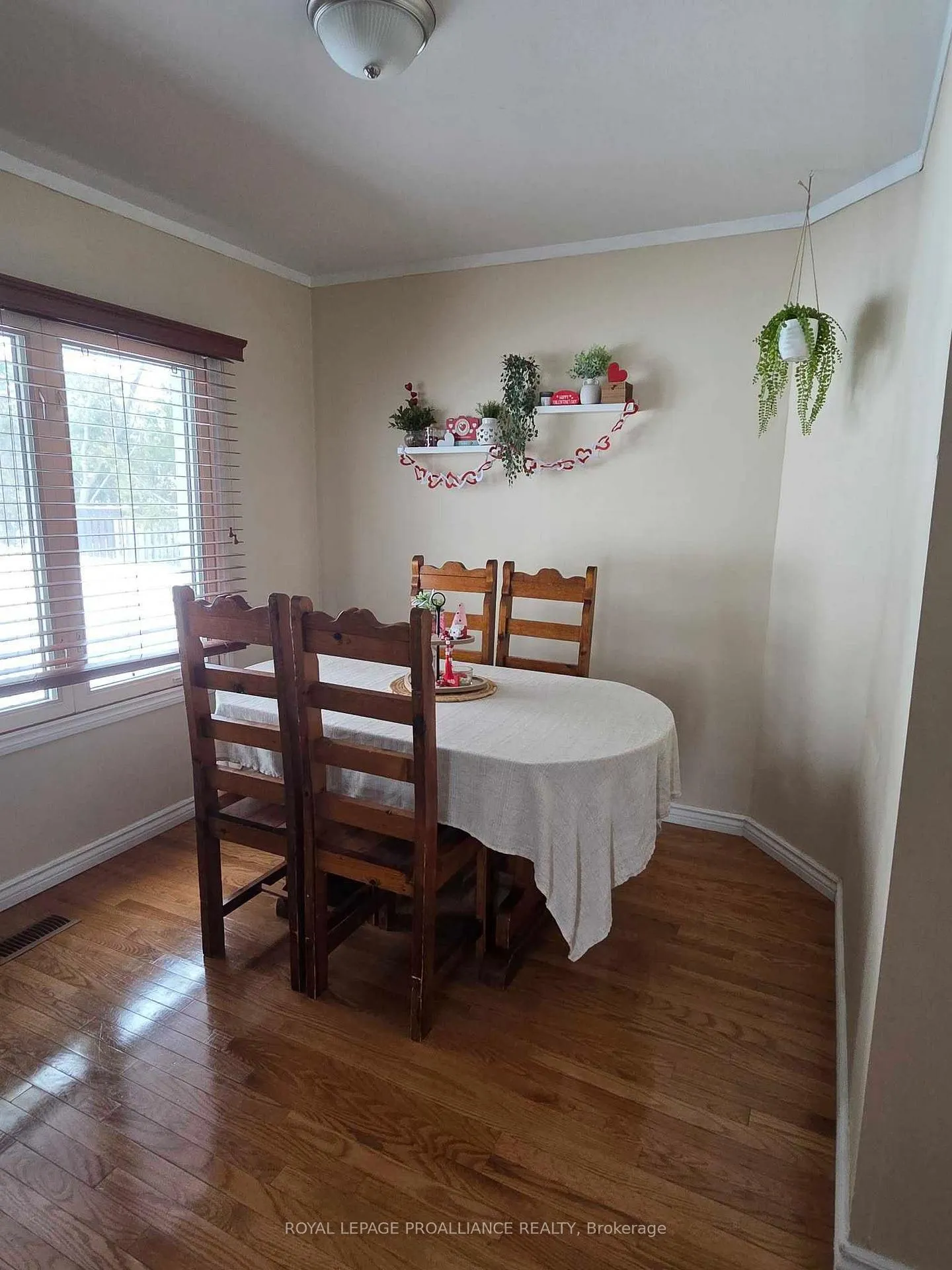 Photo 8 of 76 Benjamin Street, Belleville, Belleville Ward — HOMEH