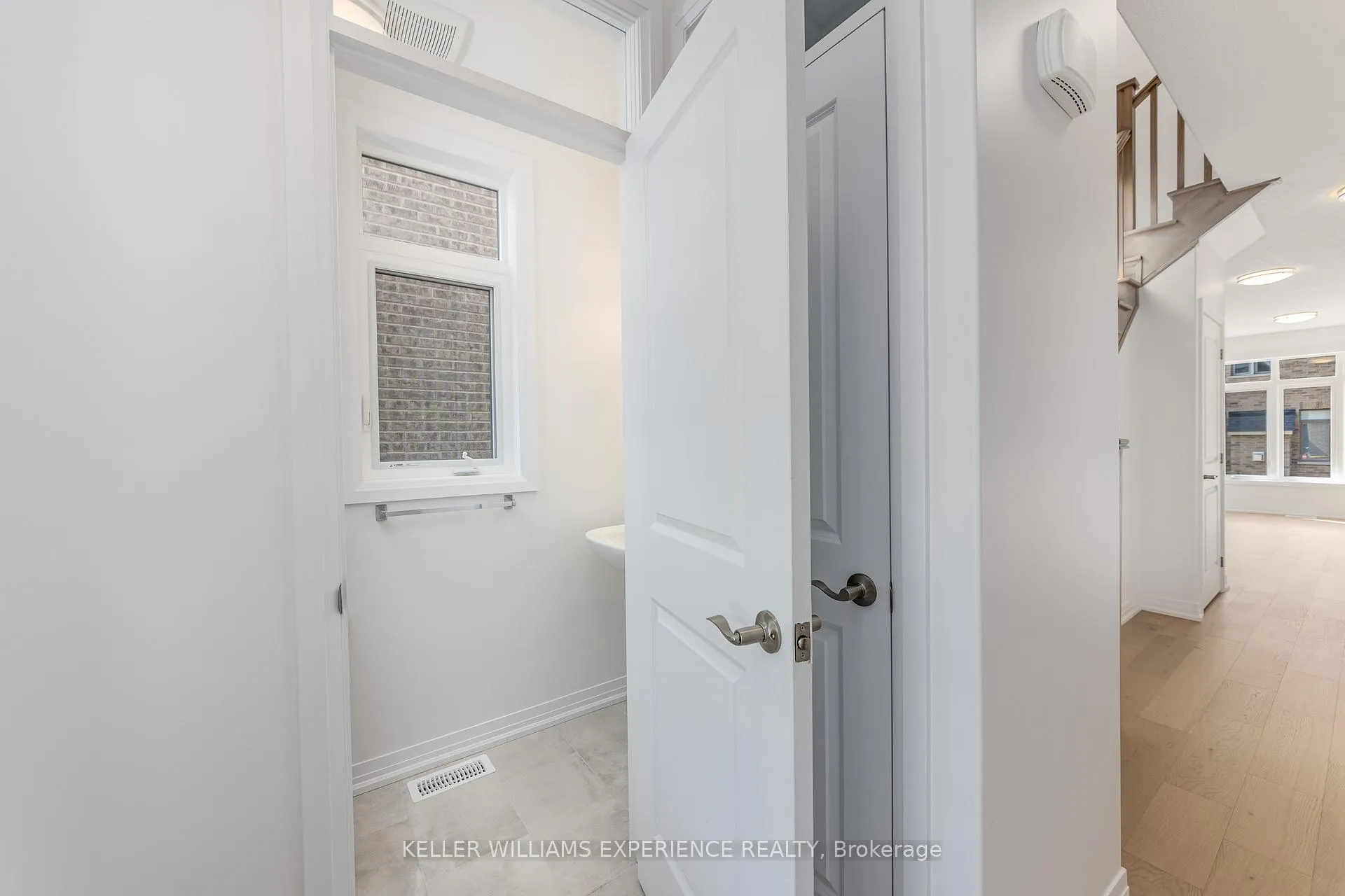 Photo 7 of 58 Sagewood Avenue, Barrie, Rural Barrie Southeast — HOMEH