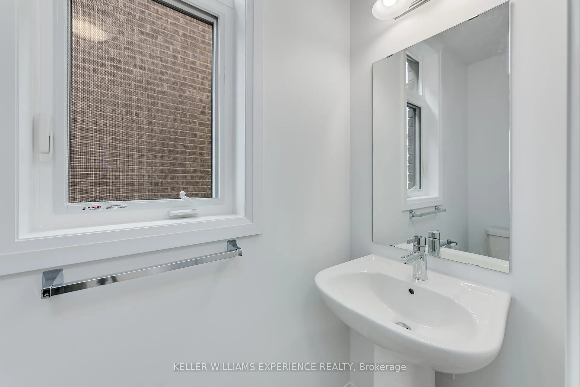 Photo 8 of 58 Sagewood Avenue, Barrie, Rural Barrie Southeast — HOMEH