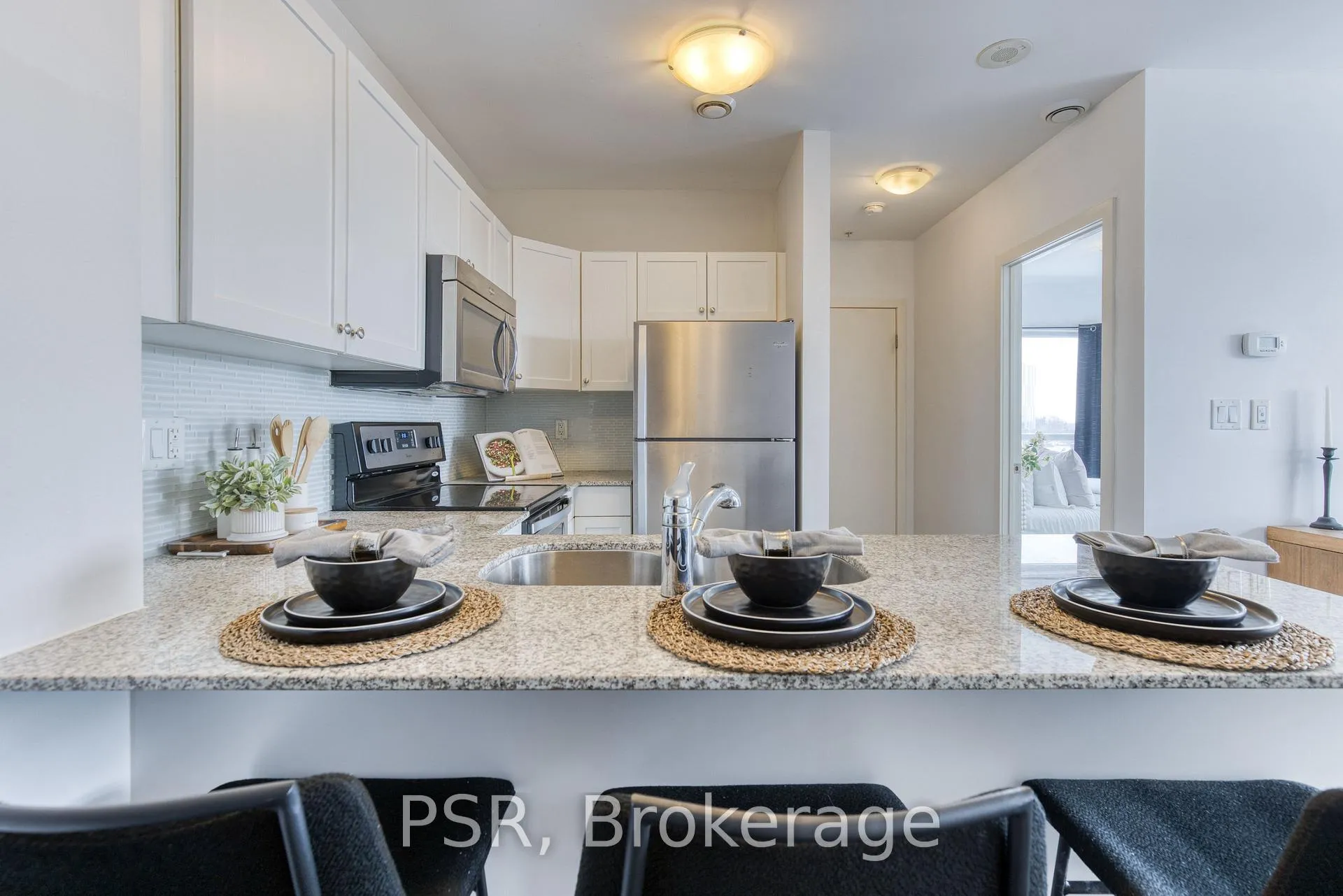 Photo 5 of Unit 902, 1 Victoria Street S, Kitchener — HOMEH