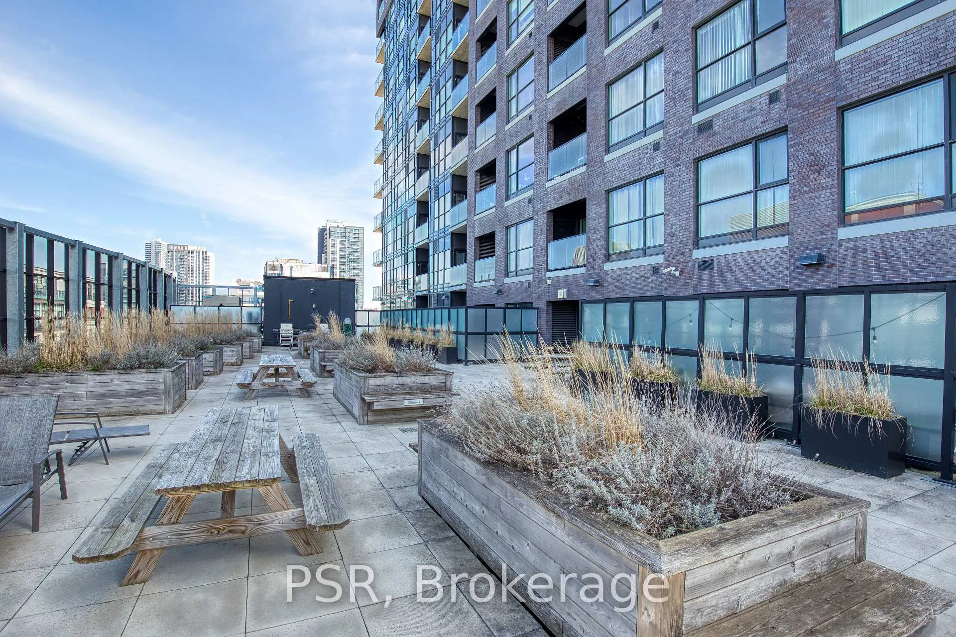Photo 27 of Unit 902, 1 Victoria Street S, Kitchener — HOMEH