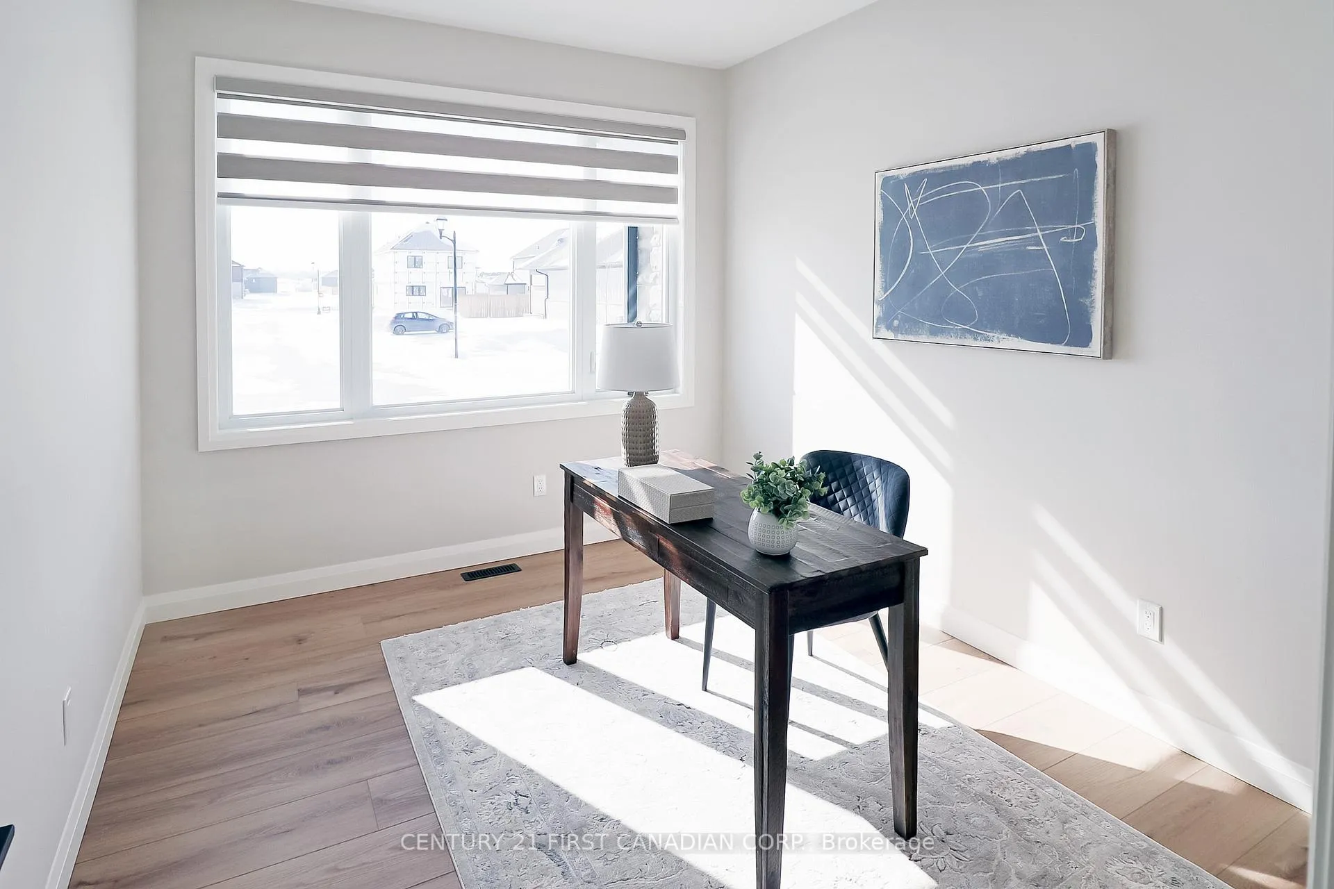 Photo 5 of Unit 10, 32 Postma Crescent, North Middlesex, Ailsa Craig — HOMEH