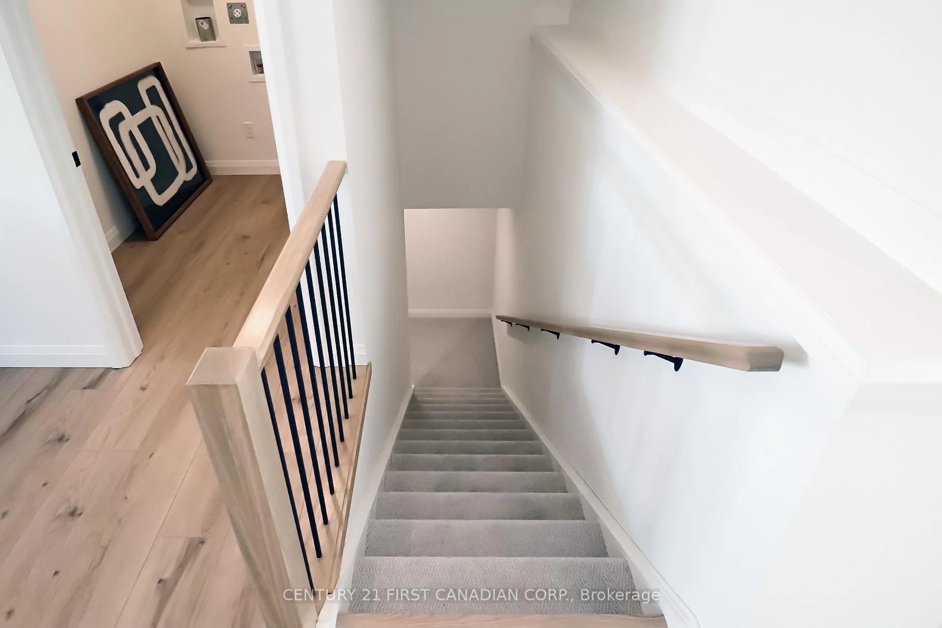 Photo 30 of Unit 10, 32 Postma Crescent, North Middlesex, Ailsa Craig — HOMEH