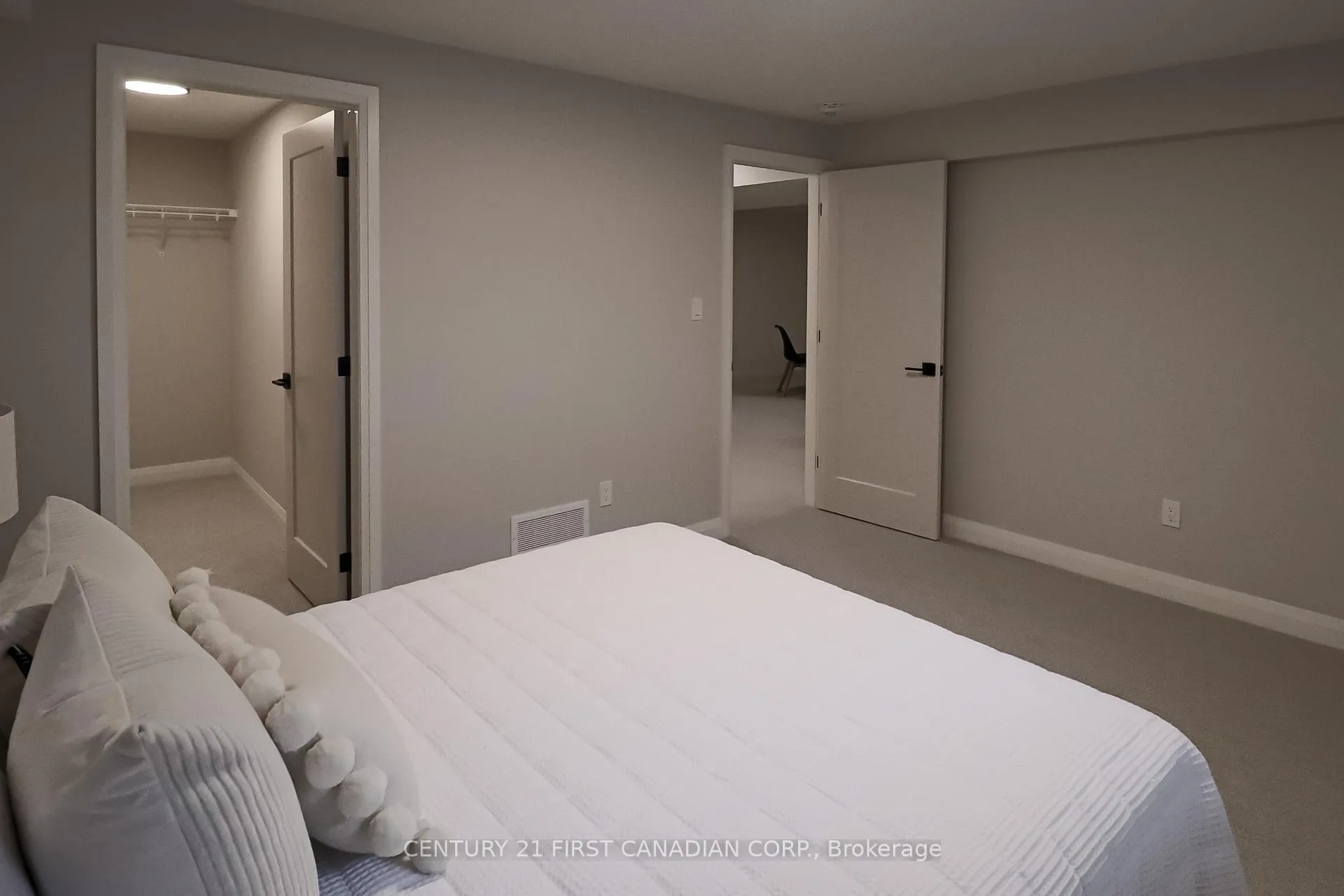 Photo 36 of Unit 10, 32 Postma Crescent, North Middlesex, Ailsa Craig — HOMEH
