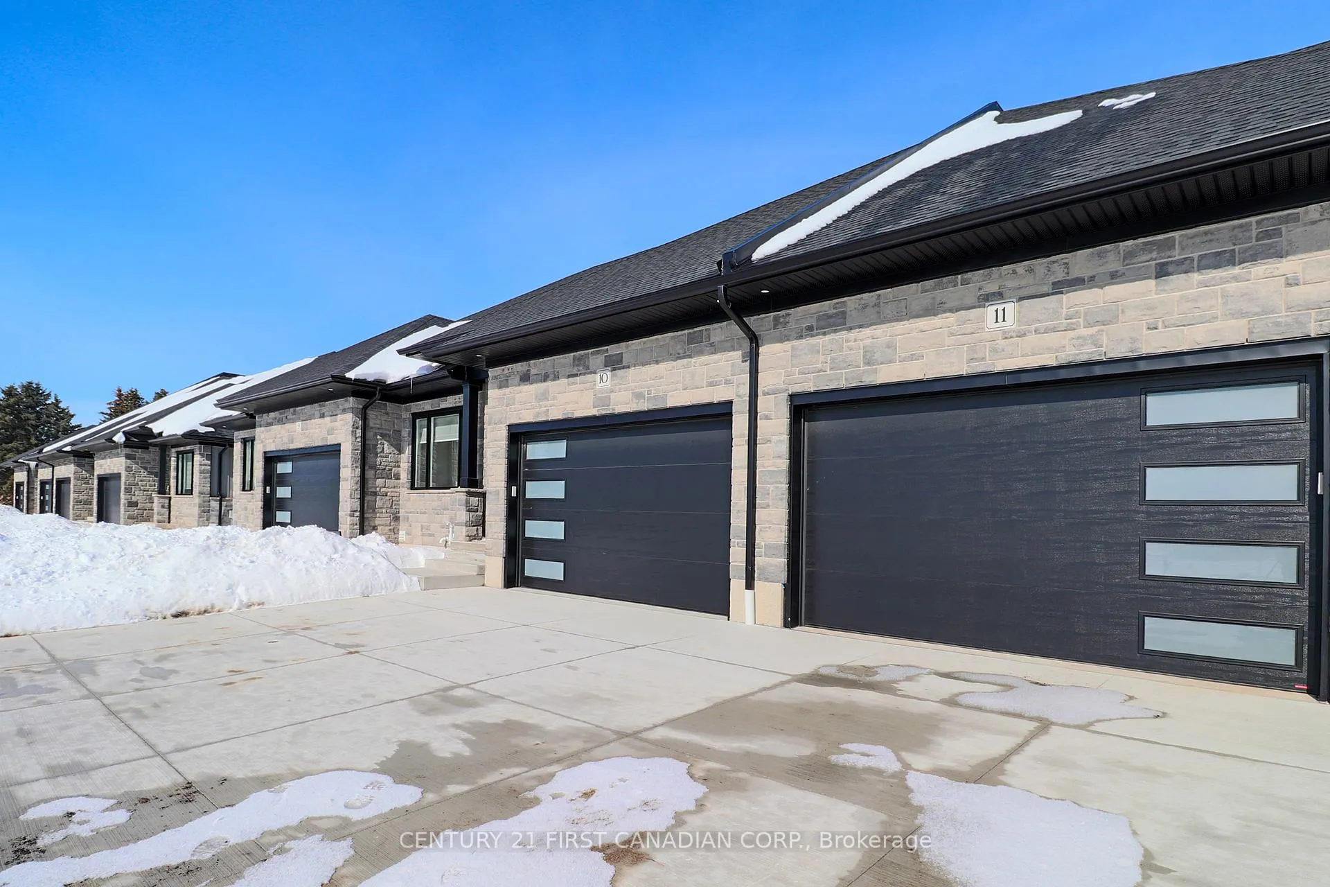 Photo 42 of Unit 10, 32 Postma Crescent, North Middlesex, Ailsa Craig — HOMEH