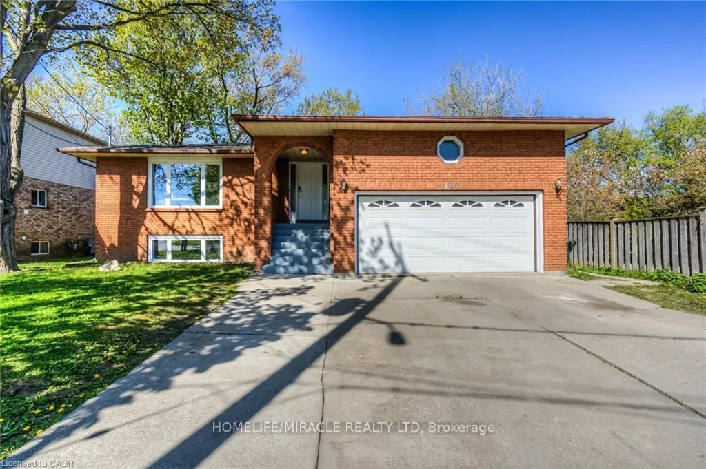 Photo 2 of 107 Pinnacle Drive, Kitchener — HOMEH