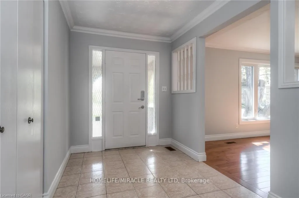 Photo 4 of 107 Pinnacle Drive, Kitchener — HOMEH