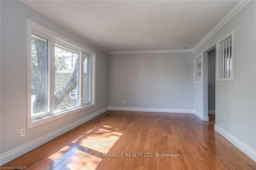 Photo 5 of 107 Pinnacle Drive, Kitchener — HOMEH