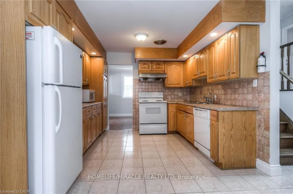 Photo 7 of 107 Pinnacle Drive, Kitchener — HOMEH