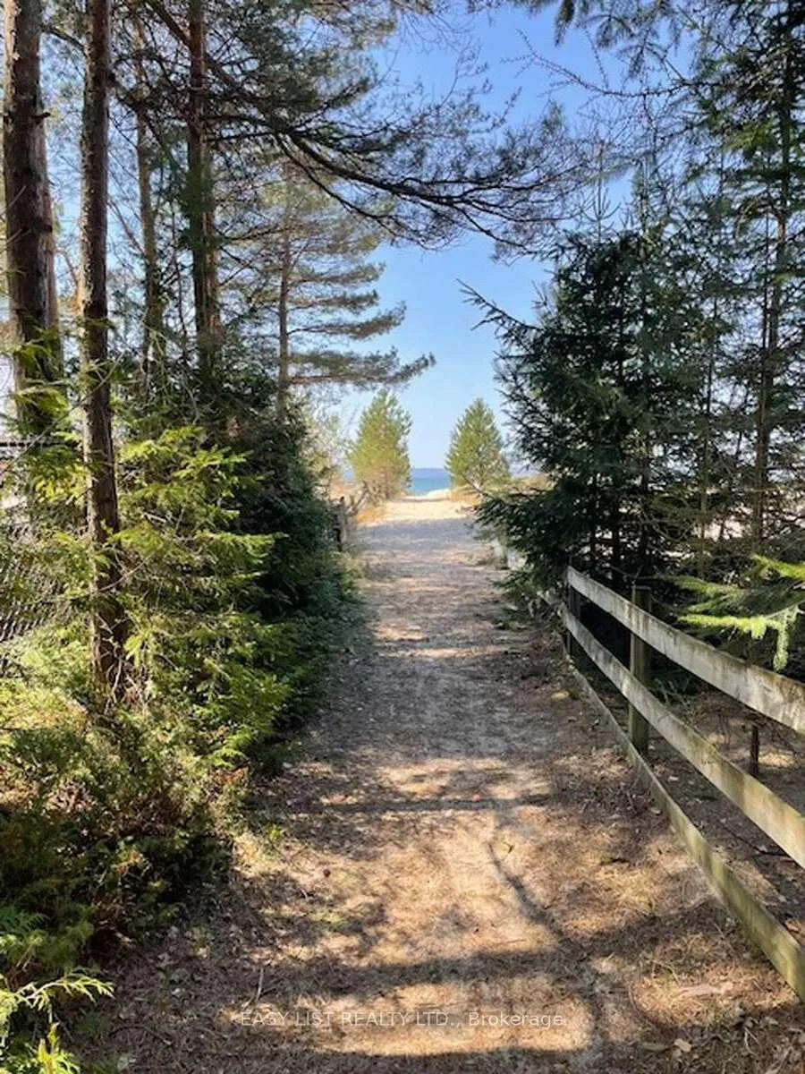 Photo 37 of 28 Birch Trail, Wasaga Beach — HOMEH