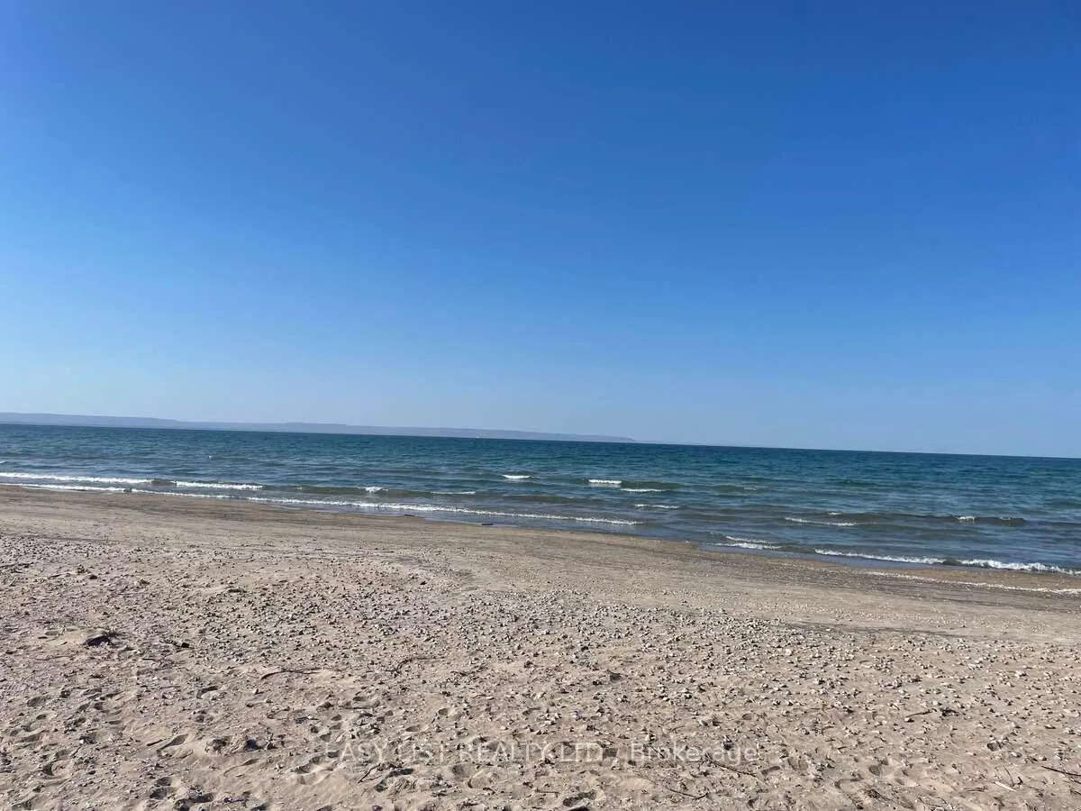 Photo 39 of 28 Birch Trail, Wasaga Beach — HOMEH