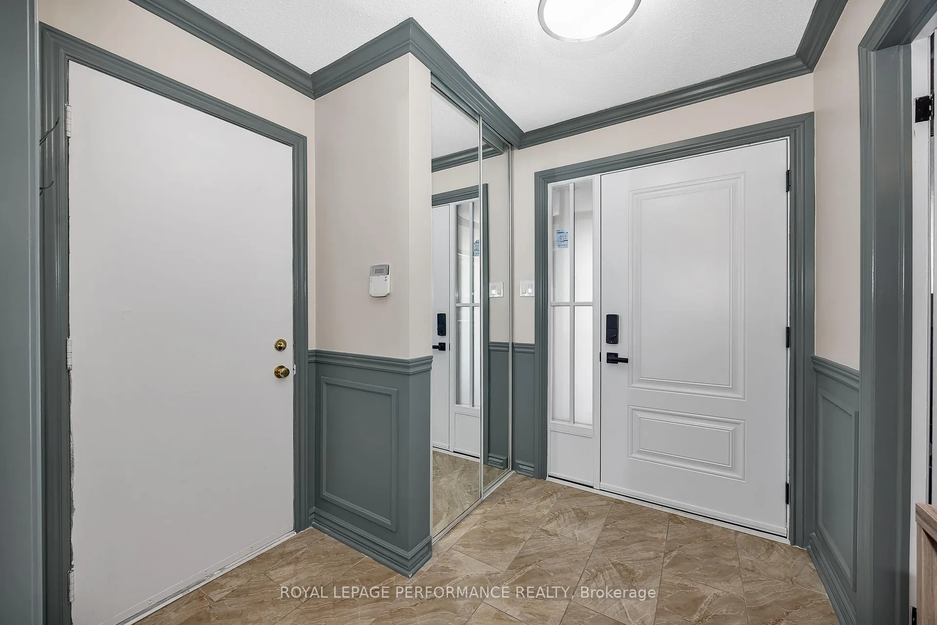 Photo 4 of 81 Saddle Crescent, Ottawa, Hunt Club Park — HOMEH