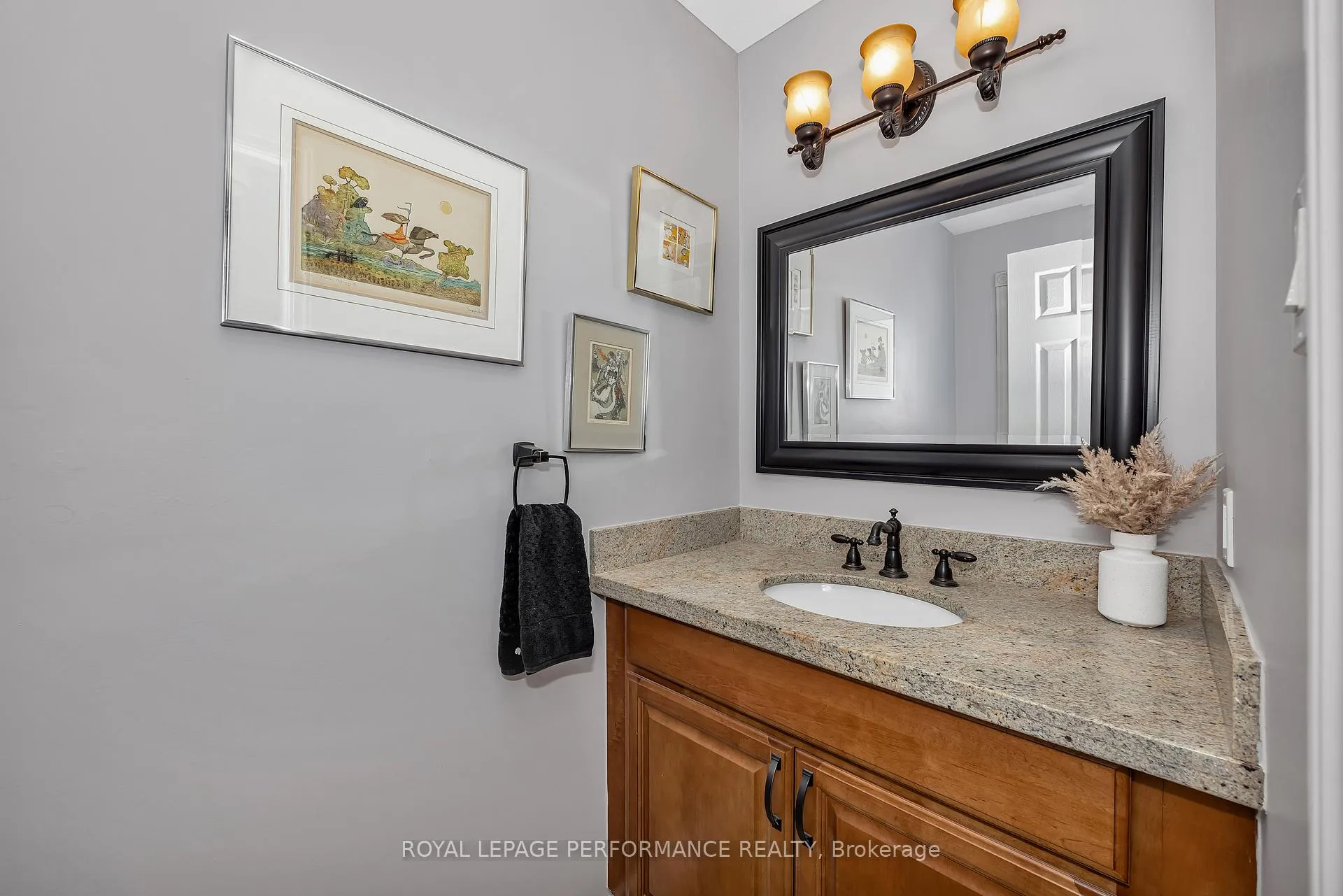 Photo 6 of 81 Saddle Crescent, Ottawa, Hunt Club Park — HOMEH