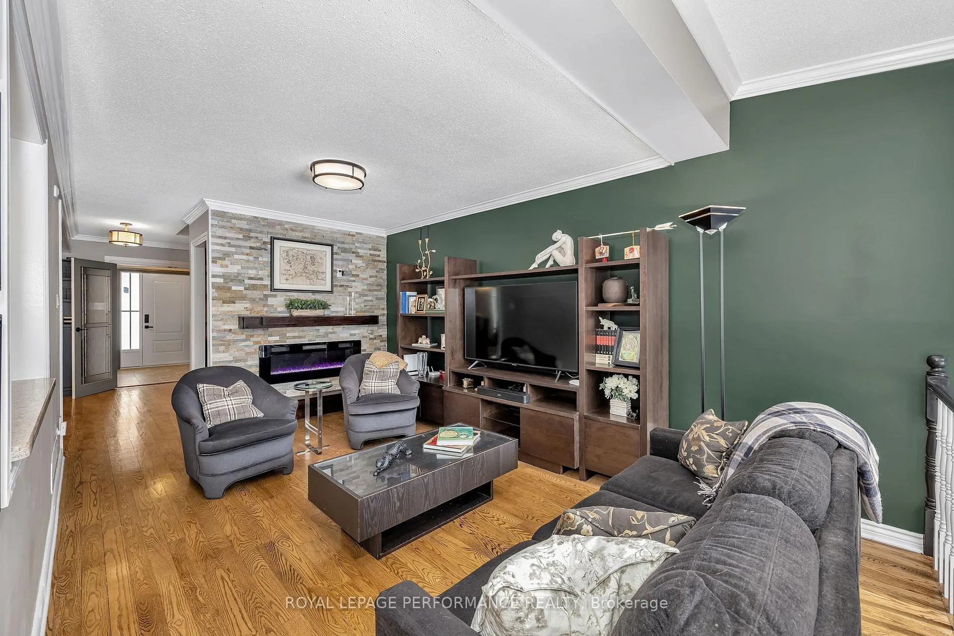 Photo 13 of 81 Saddle Crescent, Ottawa, Hunt Club Park — HOMEH