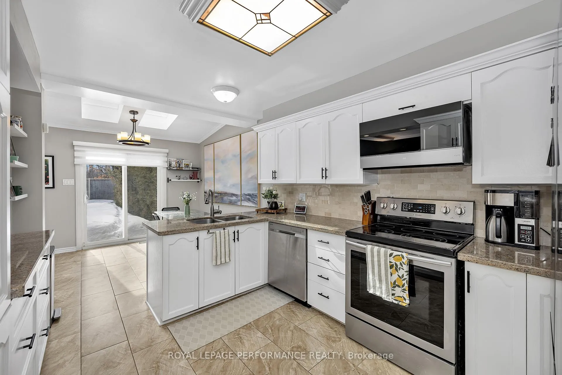 Photo 16 of 81 Saddle Crescent, Ottawa, Hunt Club Park — HOMEH