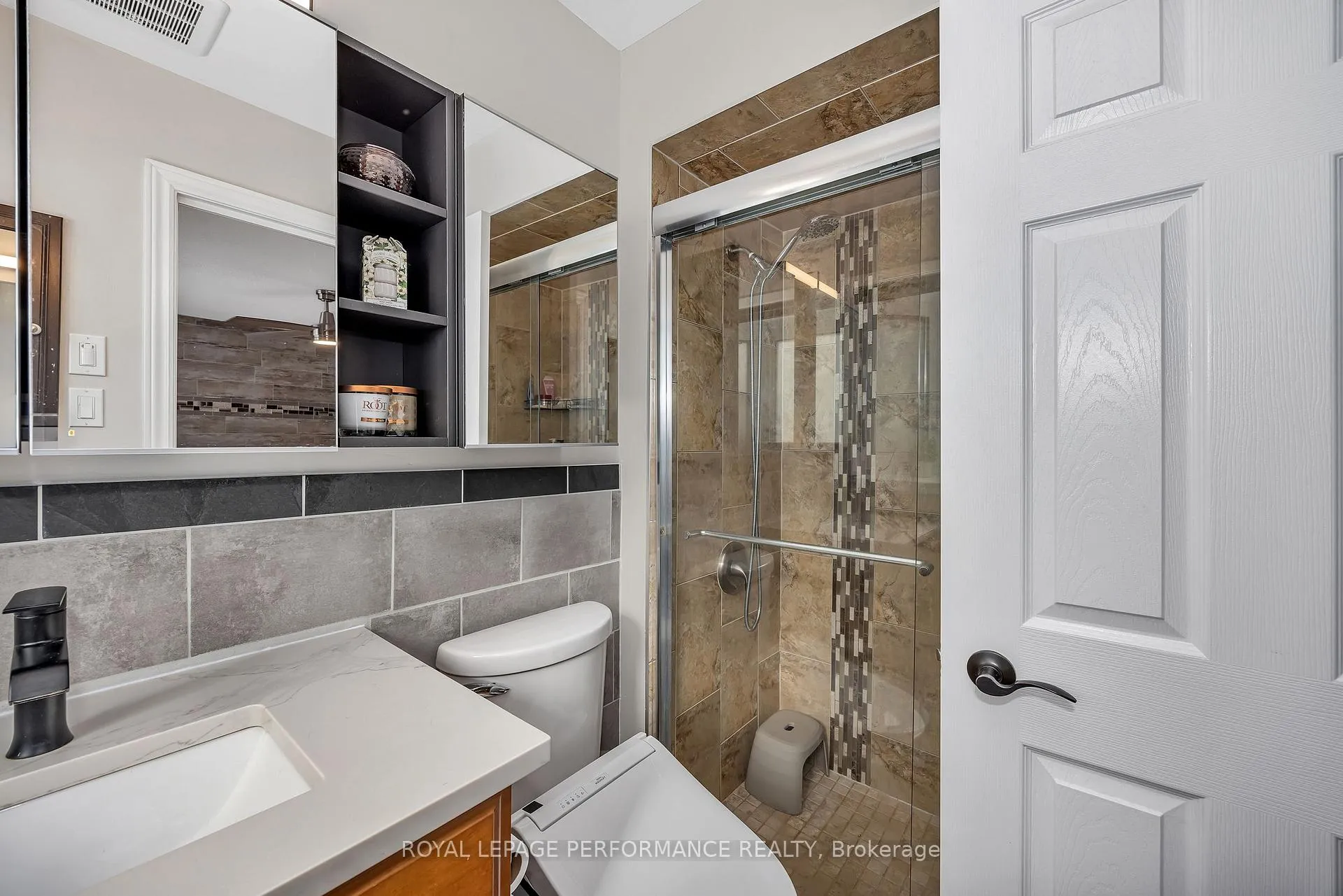 Photo 30 of 81 Saddle Crescent, Ottawa, Hunt Club Park — HOMEH